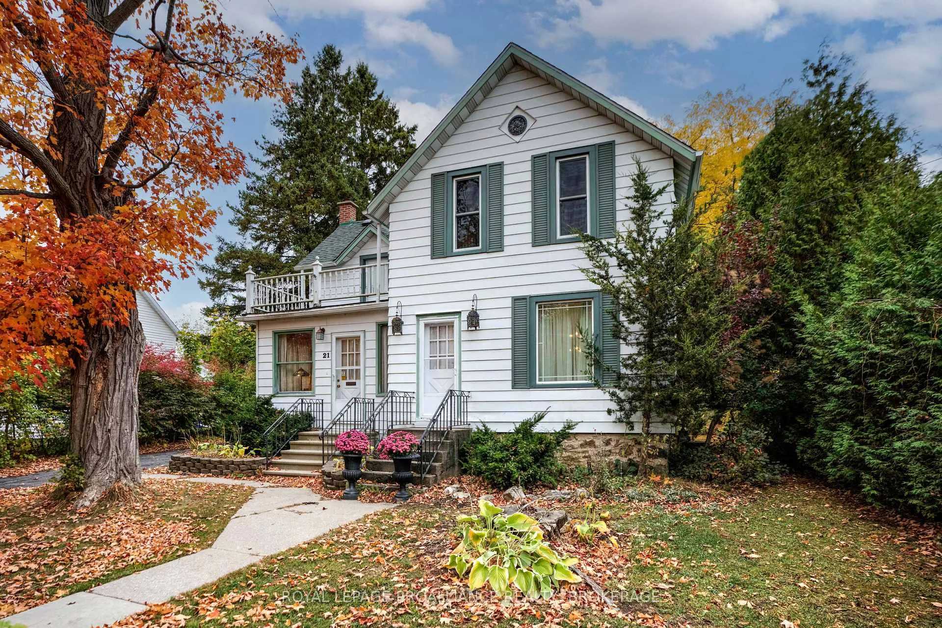 Photo 2 of 21 Osborne Street, Gananoque — HOMEH