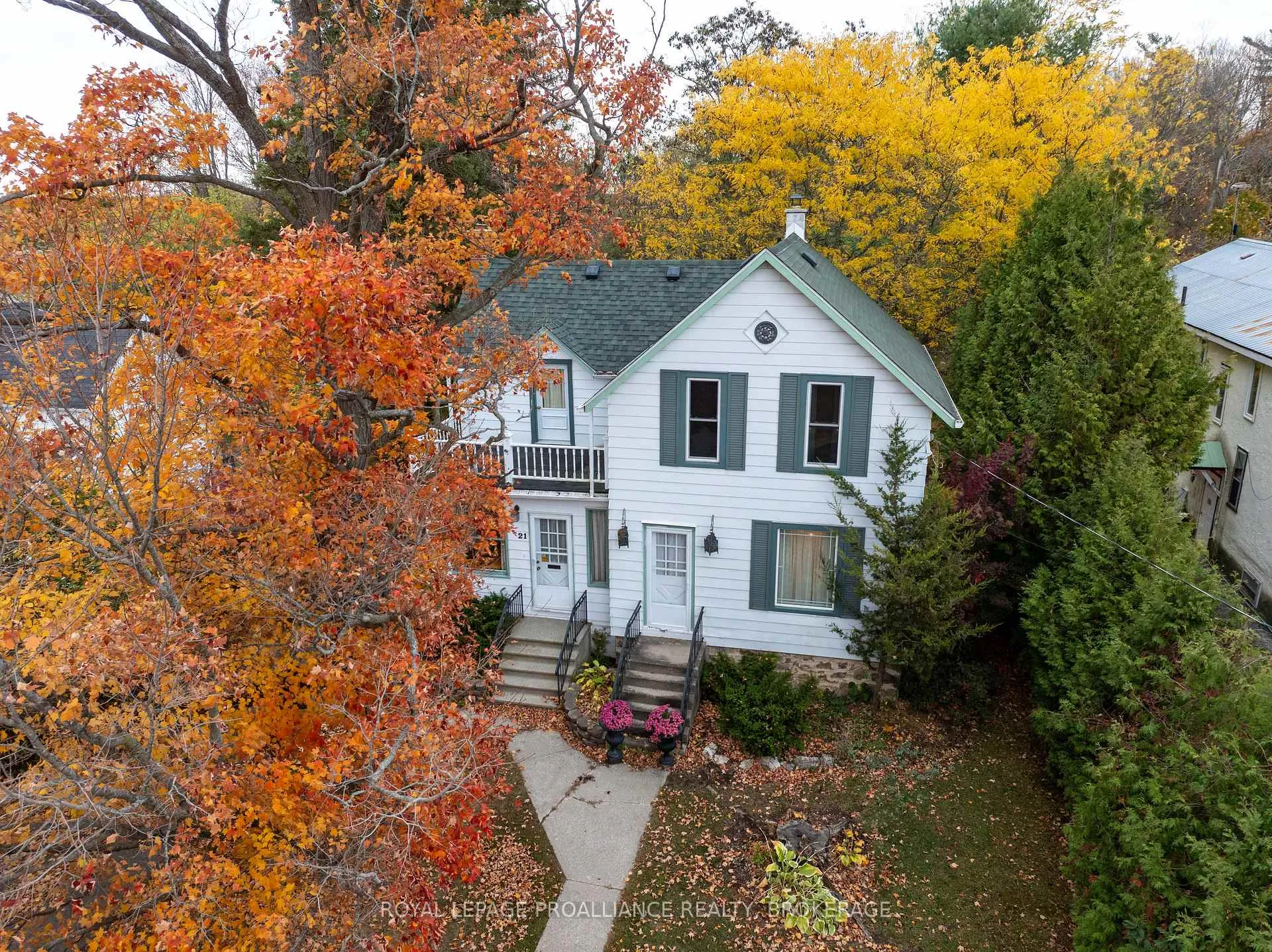 Photo 4 of 21 Osborne Street, Gananoque — HOMEH