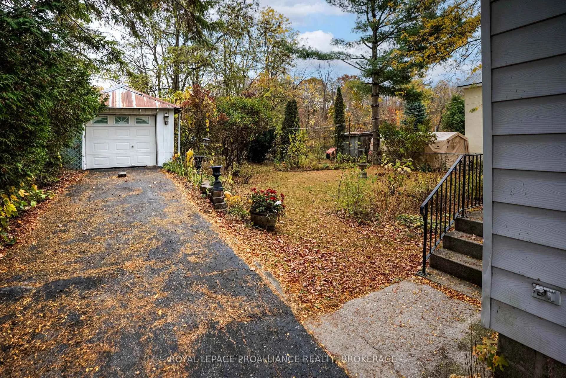 Photo 6 of 21 Osborne Street, Gananoque — HOMEH