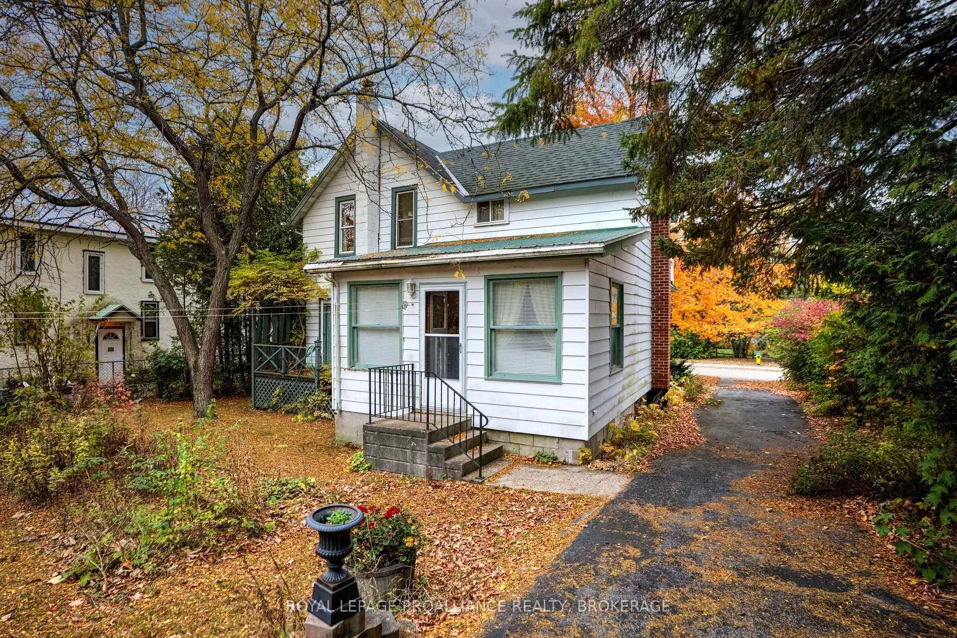 Photo 7 of 21 Osborne Street, Gananoque — HOMEH