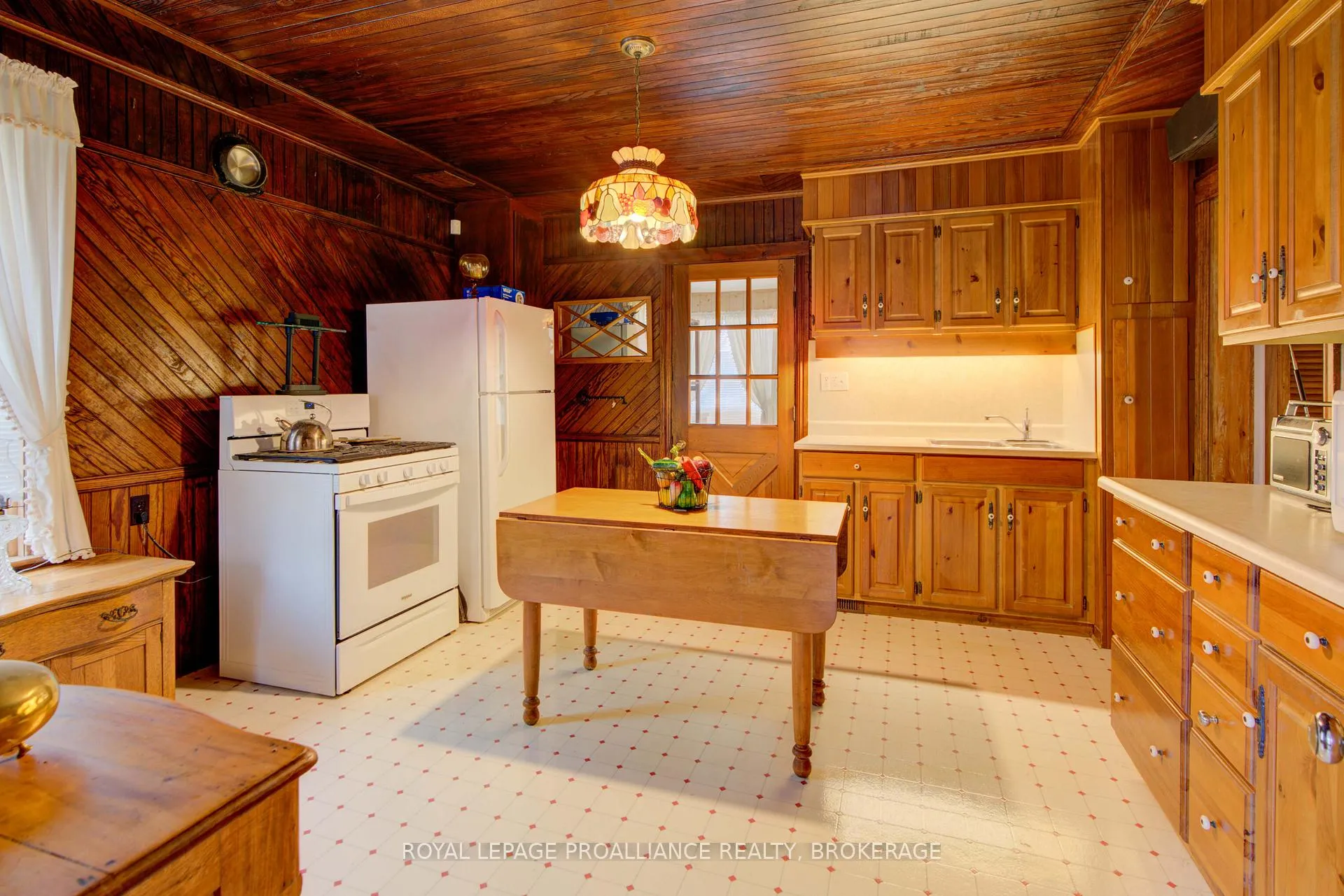 Photo 12 of 21 Osborne Street, Gananoque — HOMEH