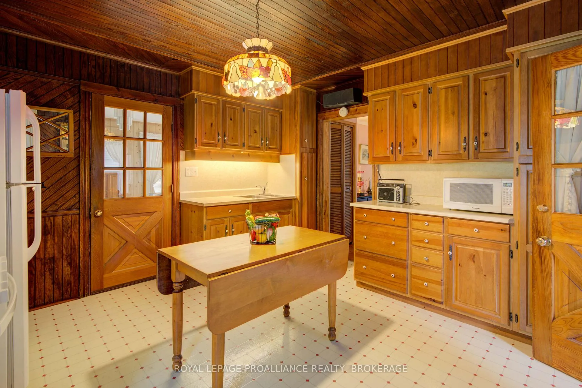 Photo 13 of 21 Osborne Street, Gananoque — HOMEH