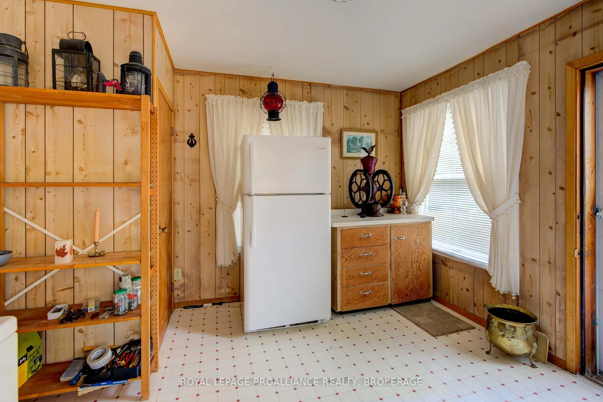 Photo 19 of 21 Osborne Street, Gananoque — HOMEH