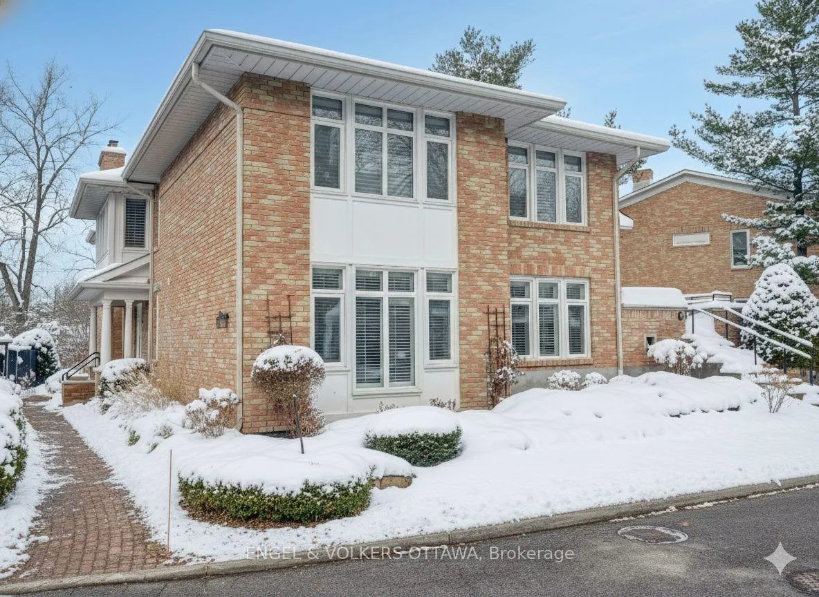 Front of 25 Bittern Court