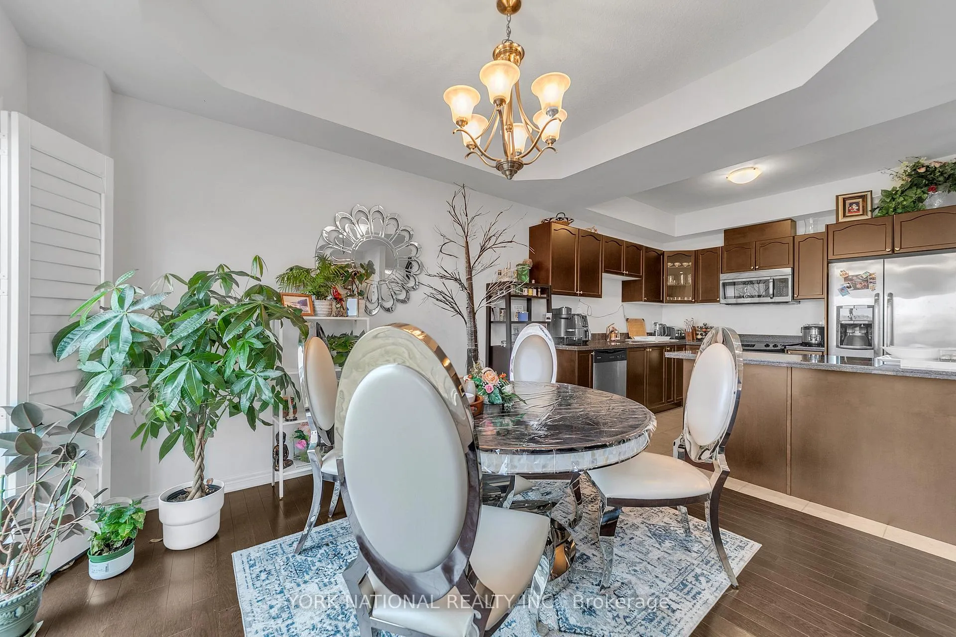 Photo 14 of 30 Madonna Drive S, Hamilton, Carpenter — HOMEH