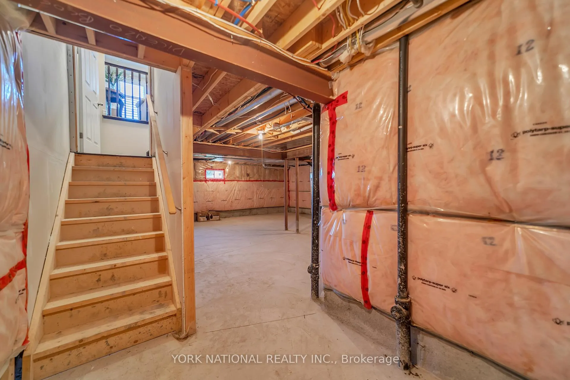 Photo 26 of 30 Madonna Drive S, Hamilton, Carpenter — HOMEH