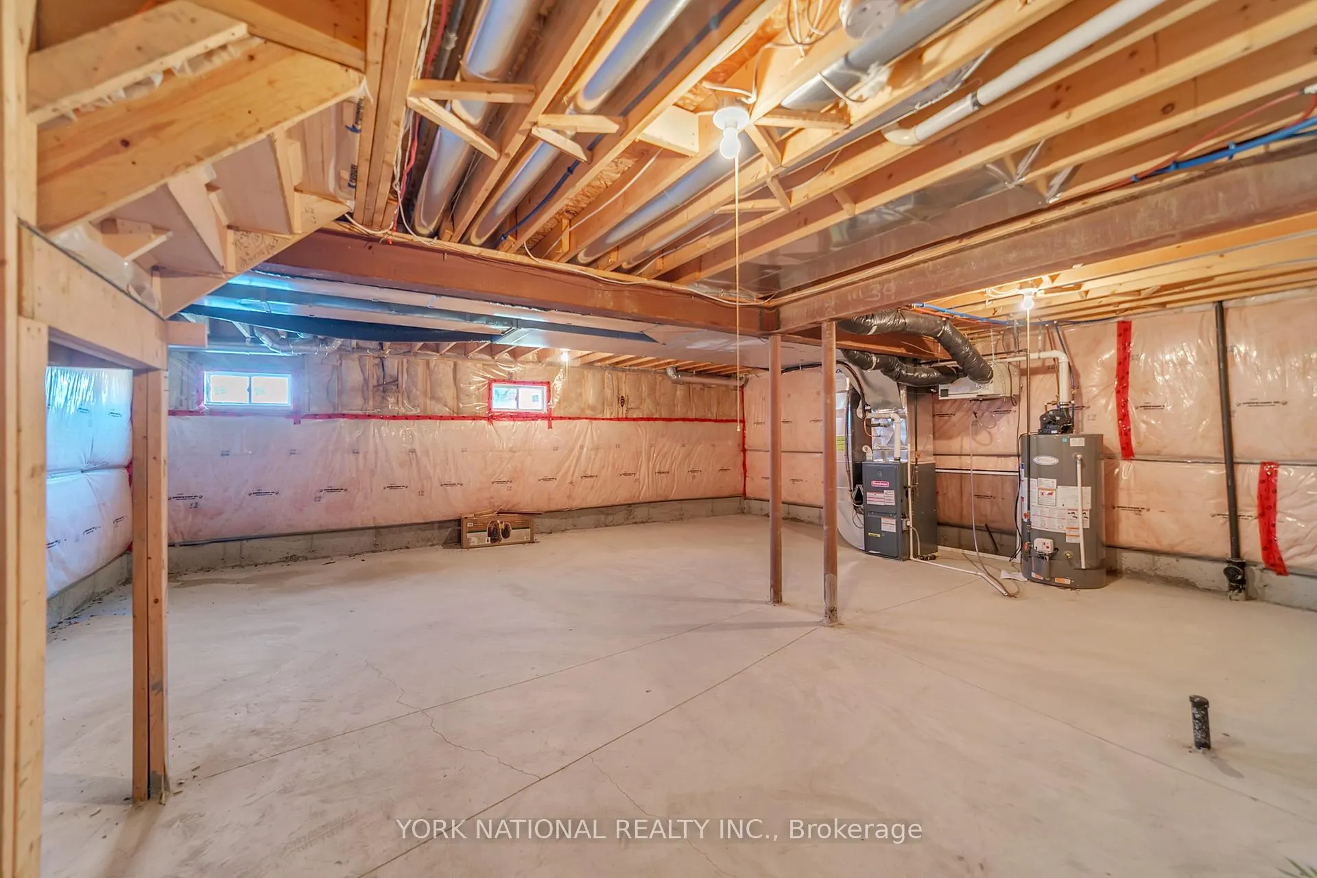 Photo 27 of 30 Madonna Drive S, Hamilton, Carpenter — HOMEH