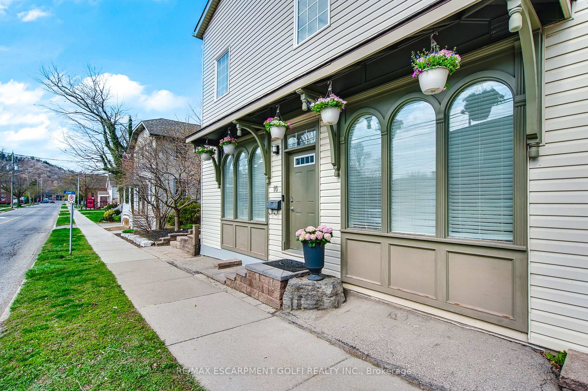 Photo 1 of Unit 16, 49 Ontario Street, Grimsby, Grimsby East — HOMEH