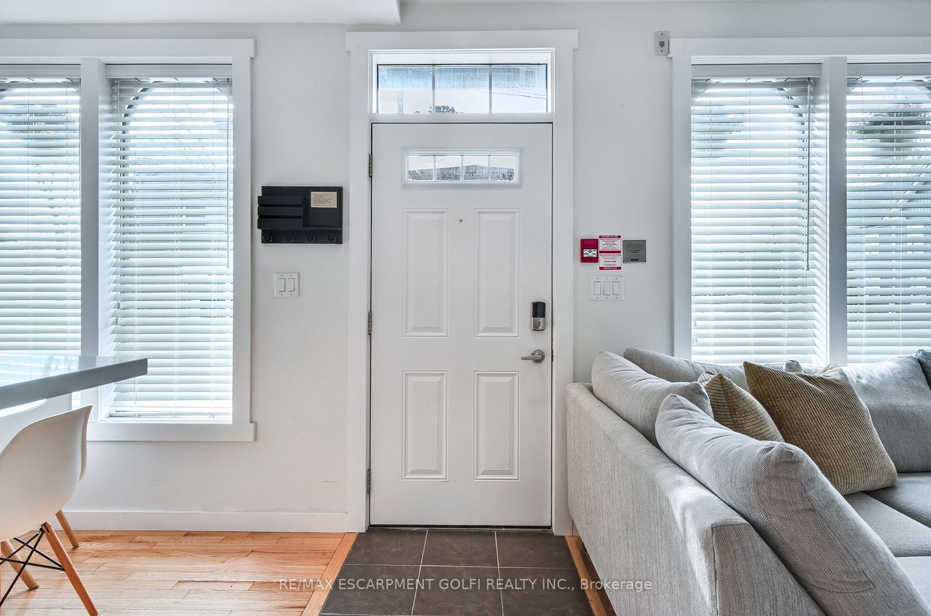 Photo 5 of Unit 16, 49 Ontario Street, Grimsby, Grimsby East — HOMEH