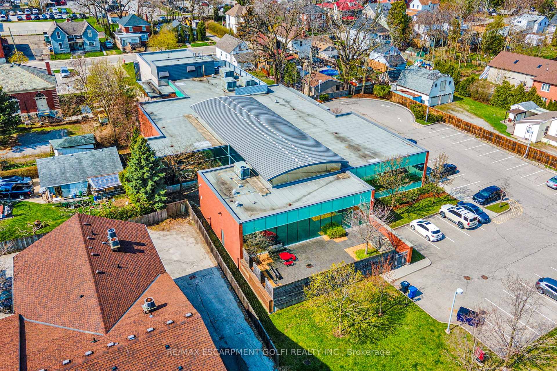 Photo 33 of Unit 16, 49 Ontario Street, Grimsby, Grimsby East — HOMEH