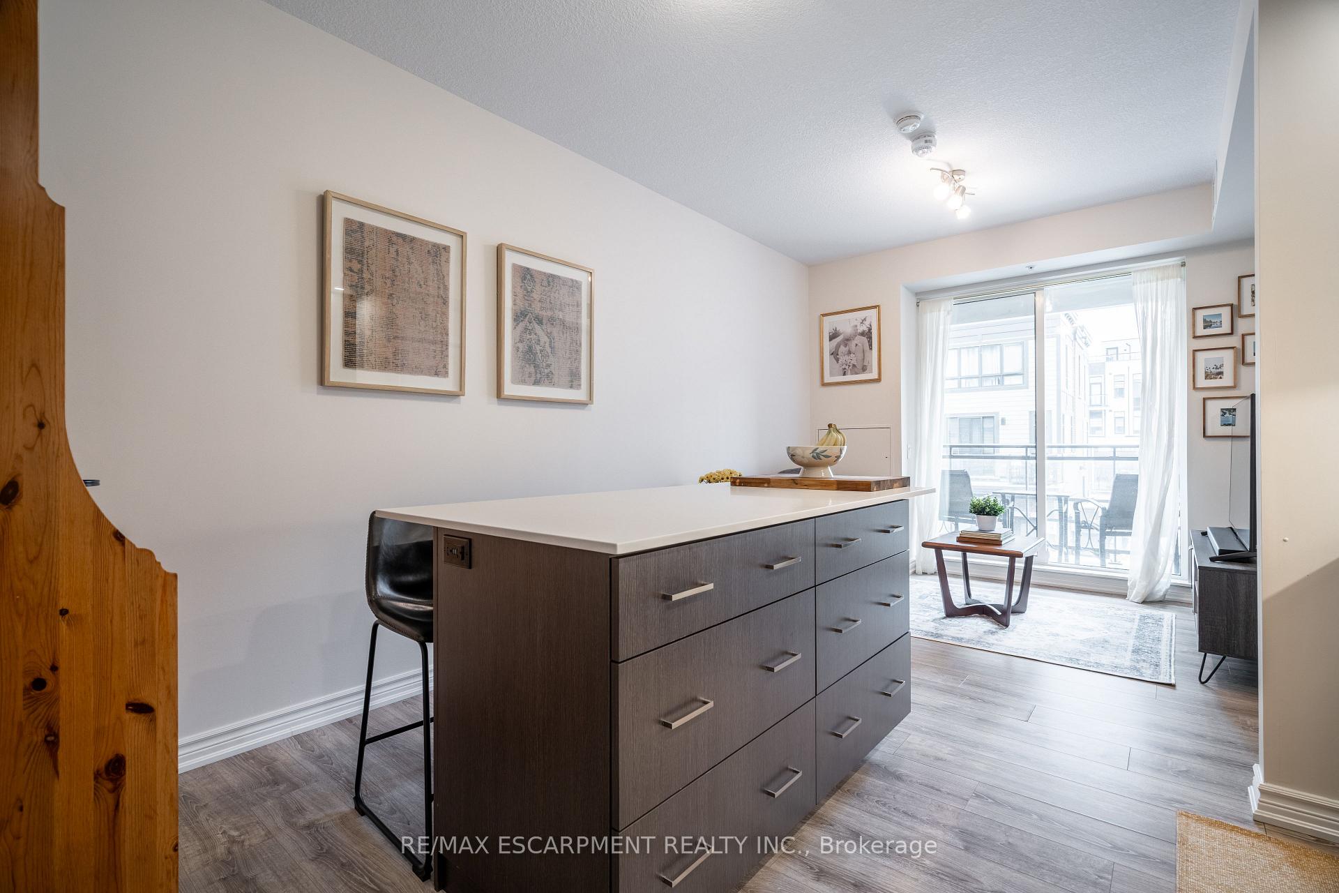 Photo 4 of Unit 208, 40 Esplanade Lane, Grimsby, Grimsby Beach — HOMEH