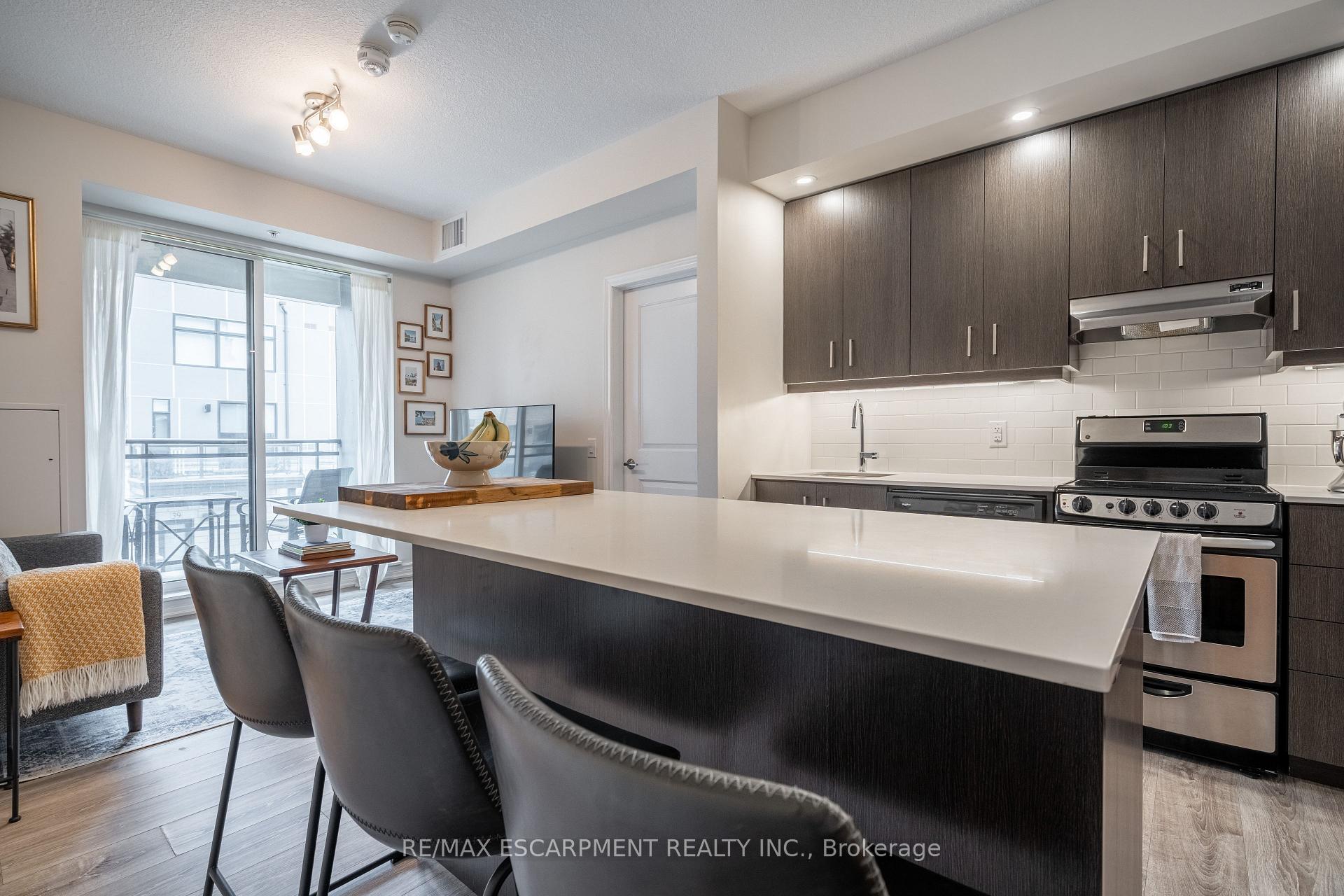 Photo 5 of Unit 208, 40 Esplanade Lane, Grimsby, Grimsby Beach — HOMEH