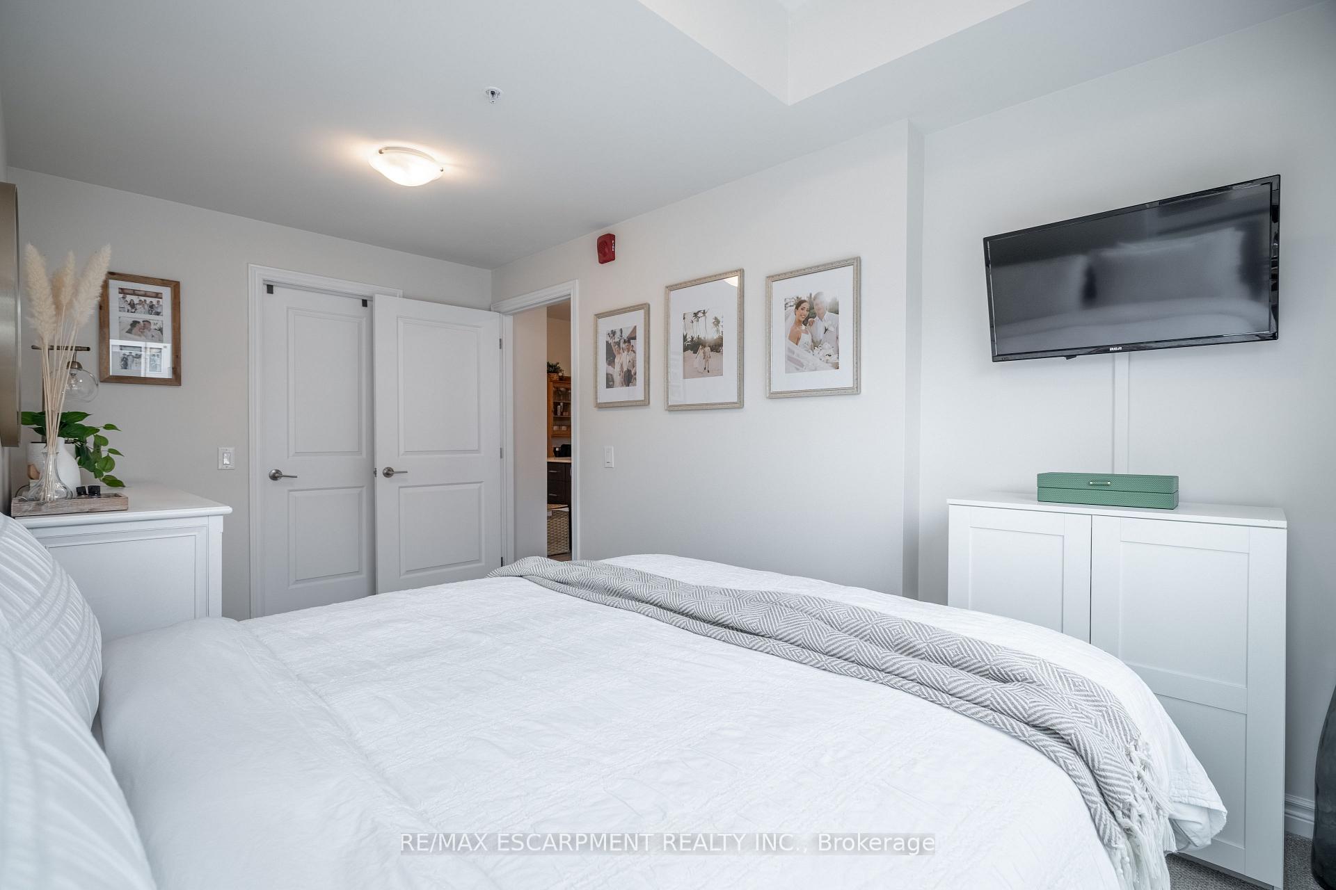 Photo 13 of Unit 208, 40 Esplanade Lane, Grimsby, Grimsby Beach — HOMEH