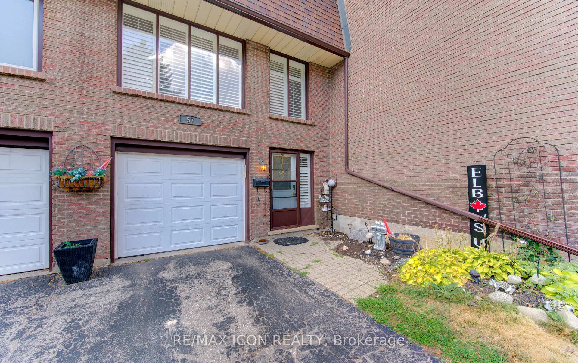Photo 2 of Unit 57, 49 Cedarwoods Crescent, Kitchener — HOMEH