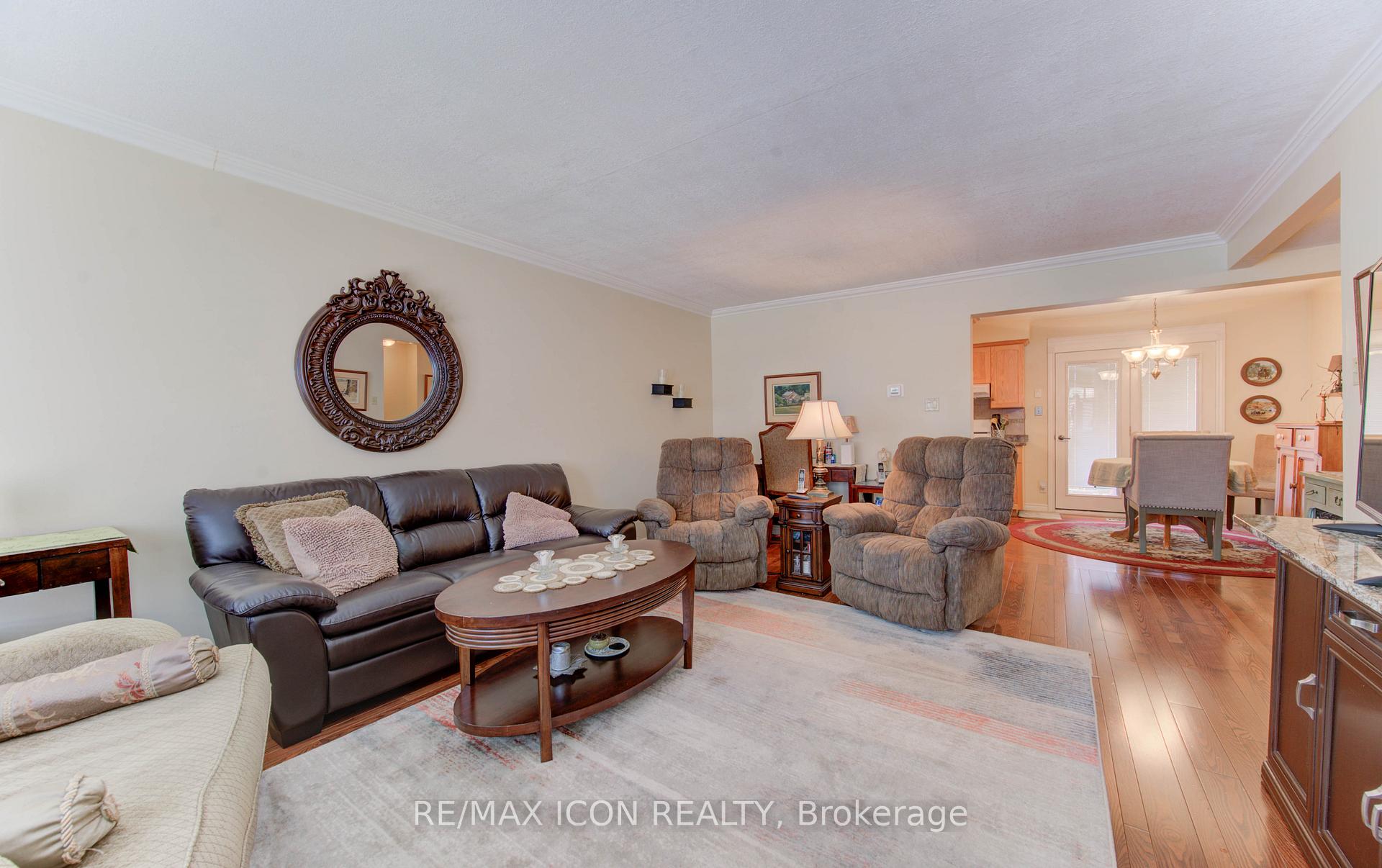 Photo 3 of Unit 57, 49 Cedarwoods Crescent, Kitchener — HOMEH