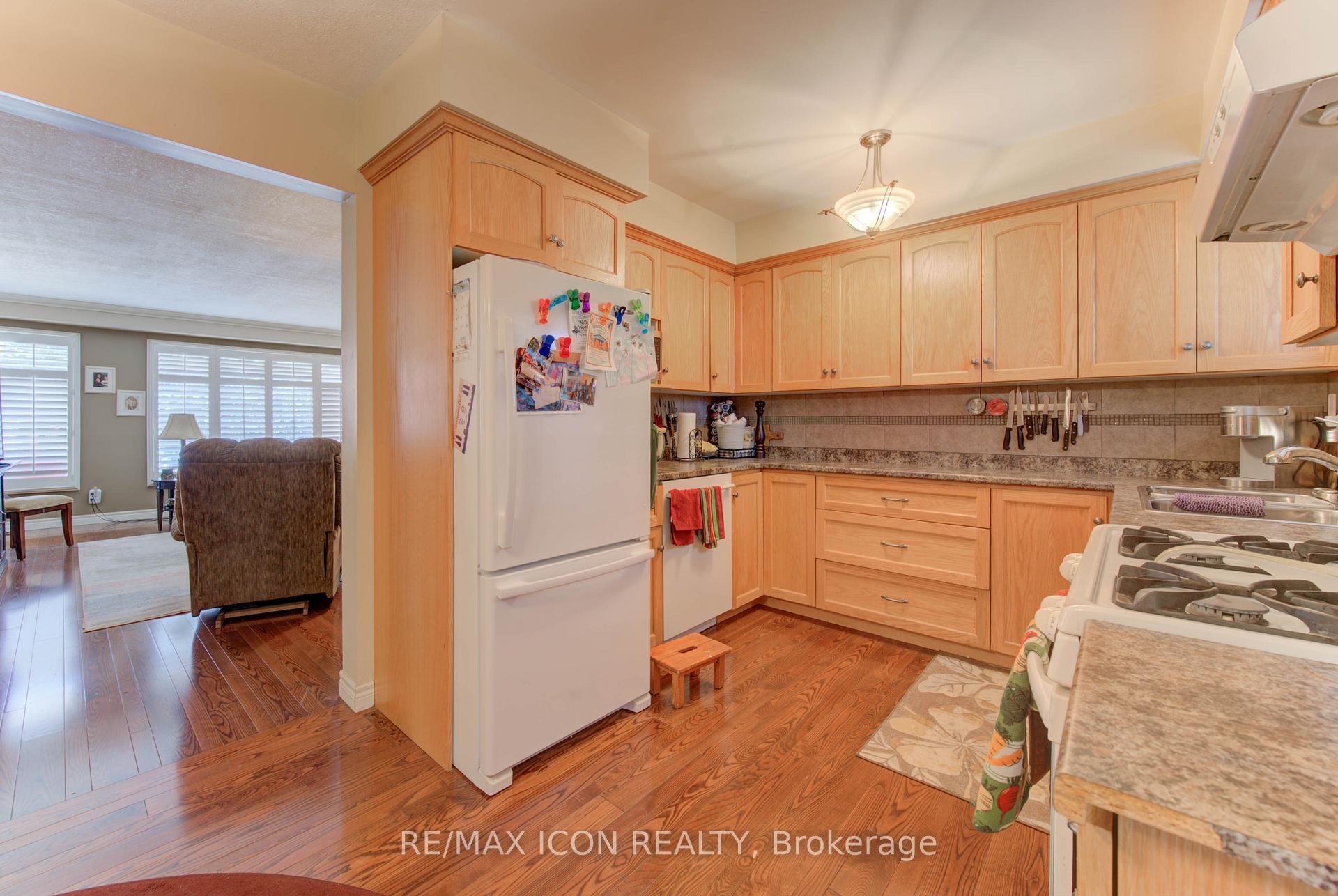 Photo 10 of Unit 57, 49 Cedarwoods Crescent, Kitchener — HOMEH