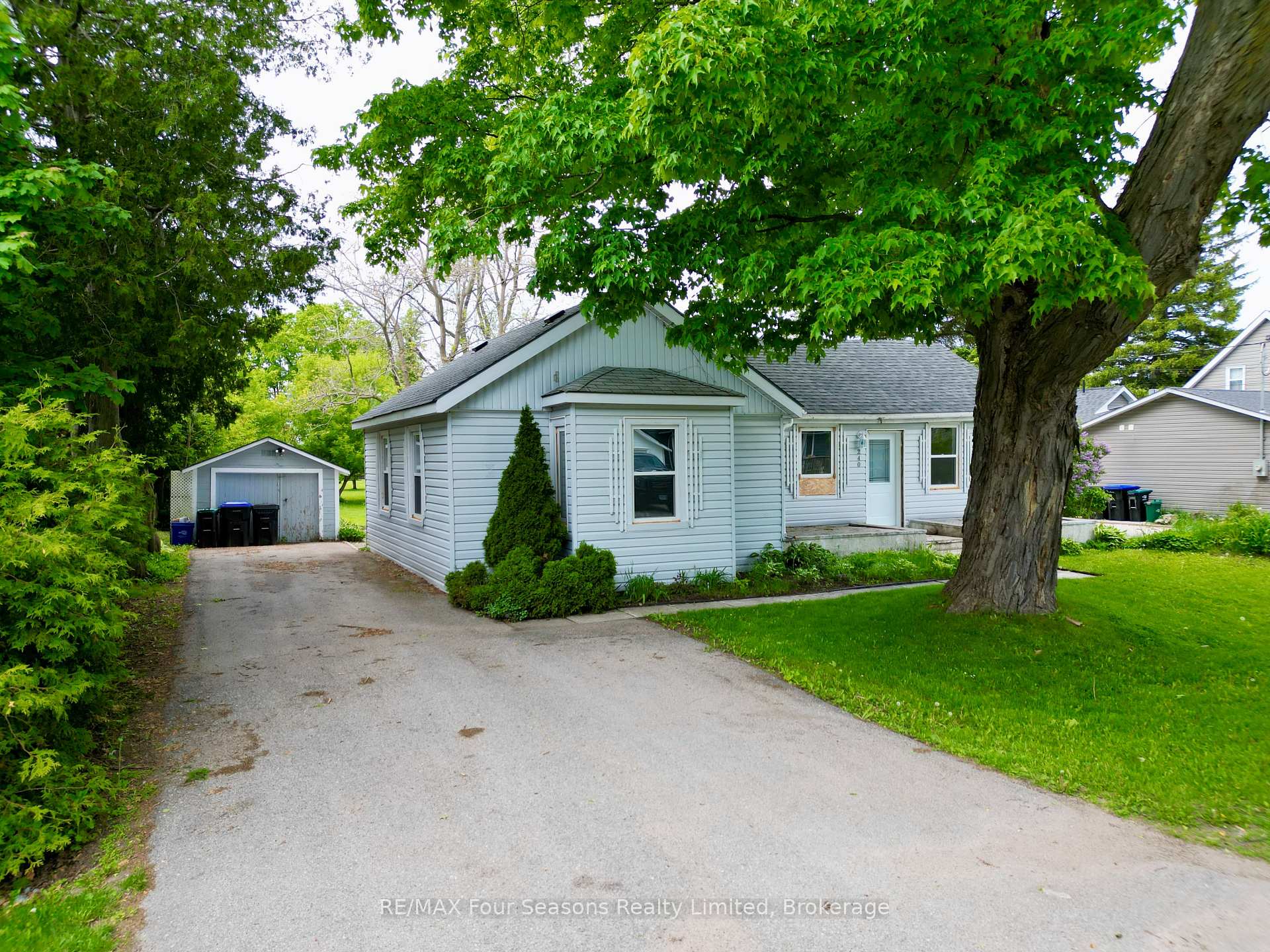 Photo 2 of 240 Jane Street, Clearview, Stayner — HOMEH
