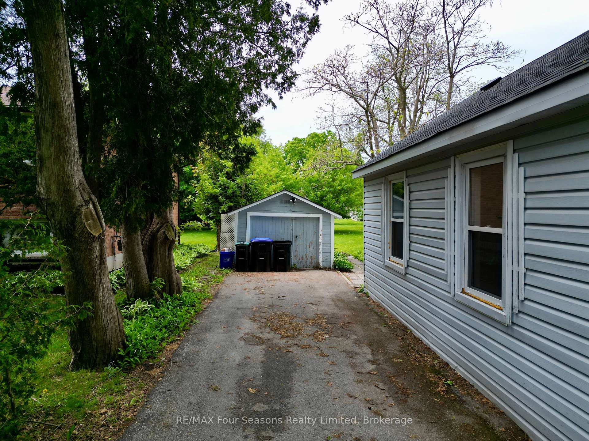 Photo 4 of 240 Jane Street, Clearview, Stayner — HOMEH