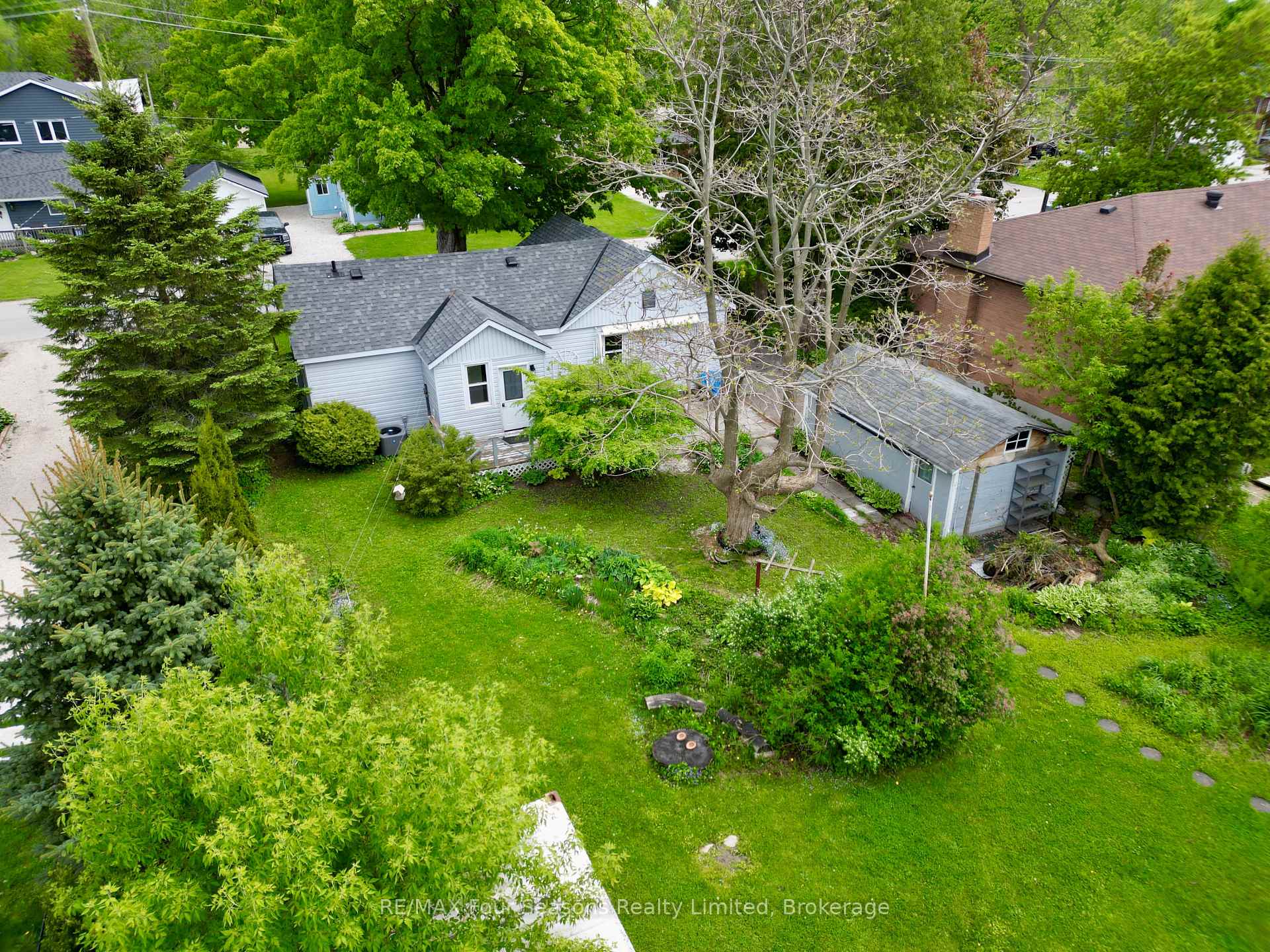 Photo 24 of 240 Jane Street, Clearview, Stayner — HOMEH