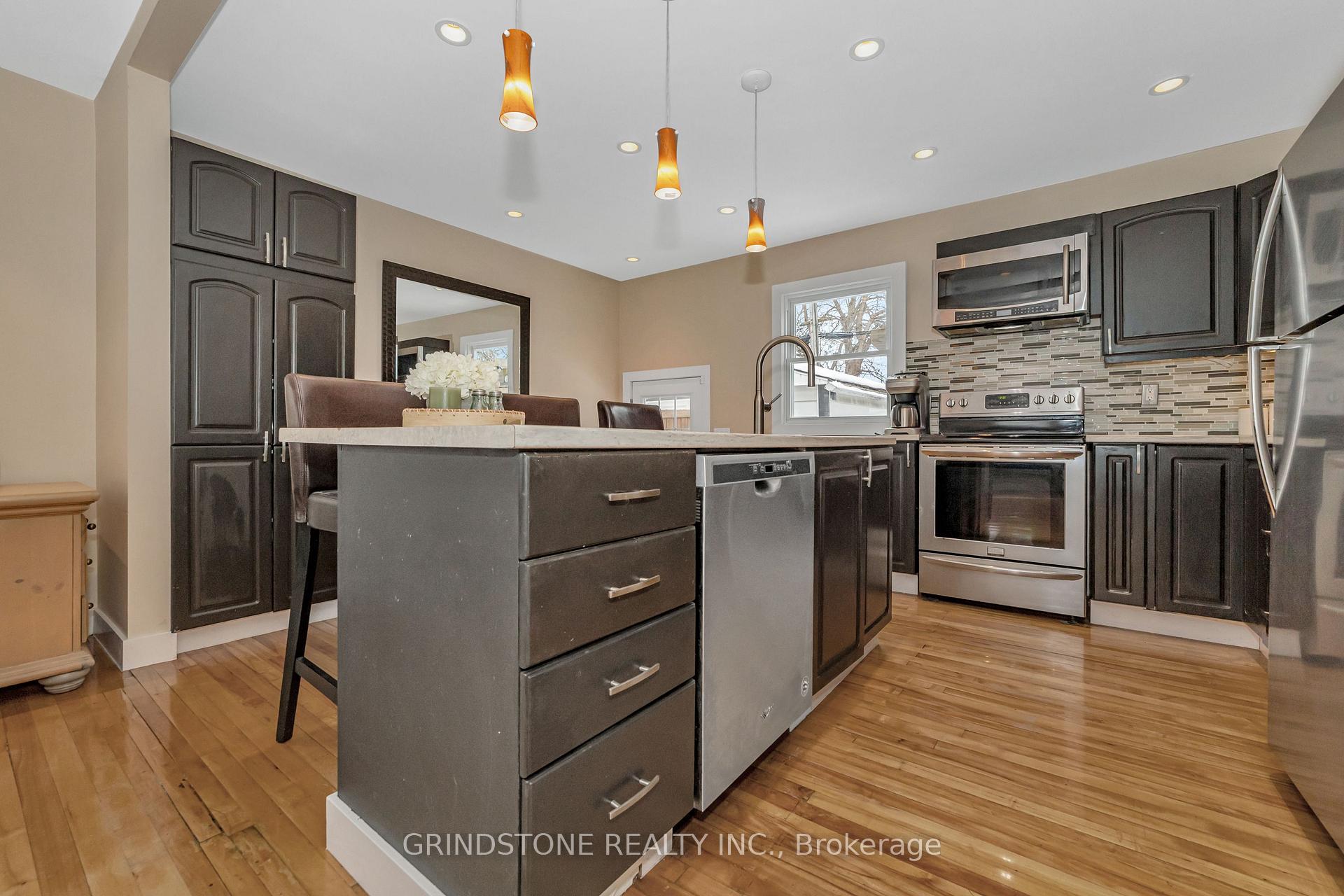 Photo 9 of 22 Marshall Avenue, Ottawa, Carlington — HOMEH