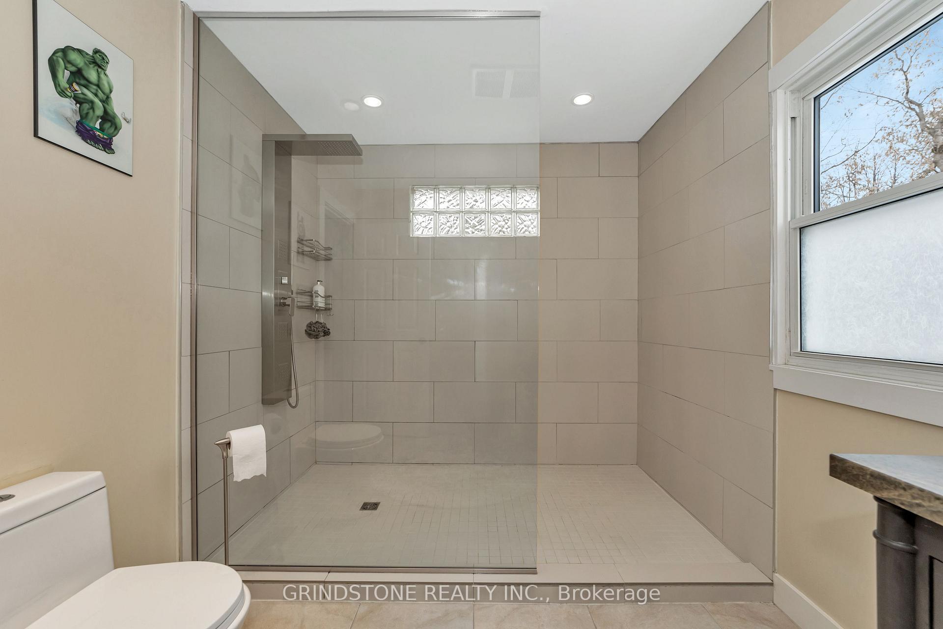 Photo 17 of 22 Marshall Avenue, Ottawa, Carlington — HOMEH