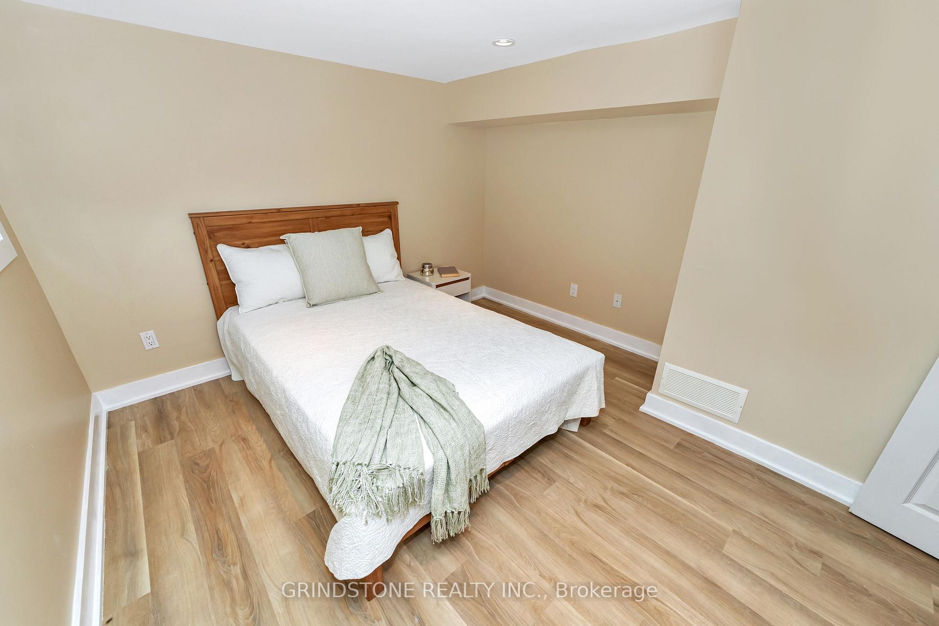 Photo 19 of 22 Marshall Avenue, Ottawa, Carlington — HOMEH
