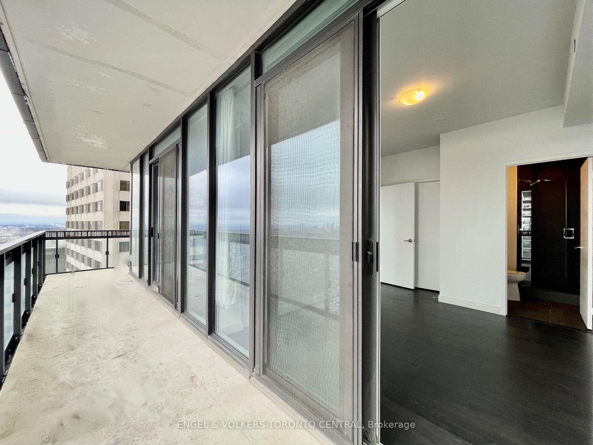 Photo 14 of Unit 3002, 8 Eglinton Avenue E, Toronto, Mount Pleasant West — HOMEH