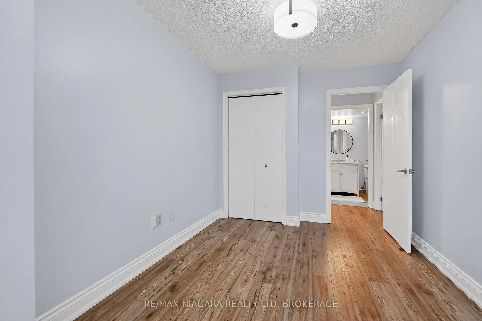 Photo 18 of Unit 911, 81 Scott Street, St. Catharines, Lakeport — HOMEH