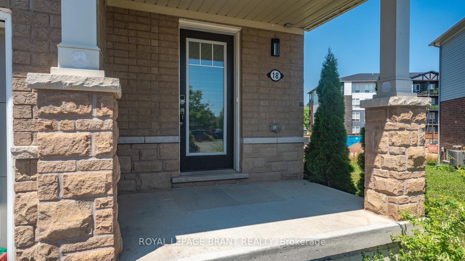 Photo 4 of 18 Butcher Crescent, Brantford — HOMEH