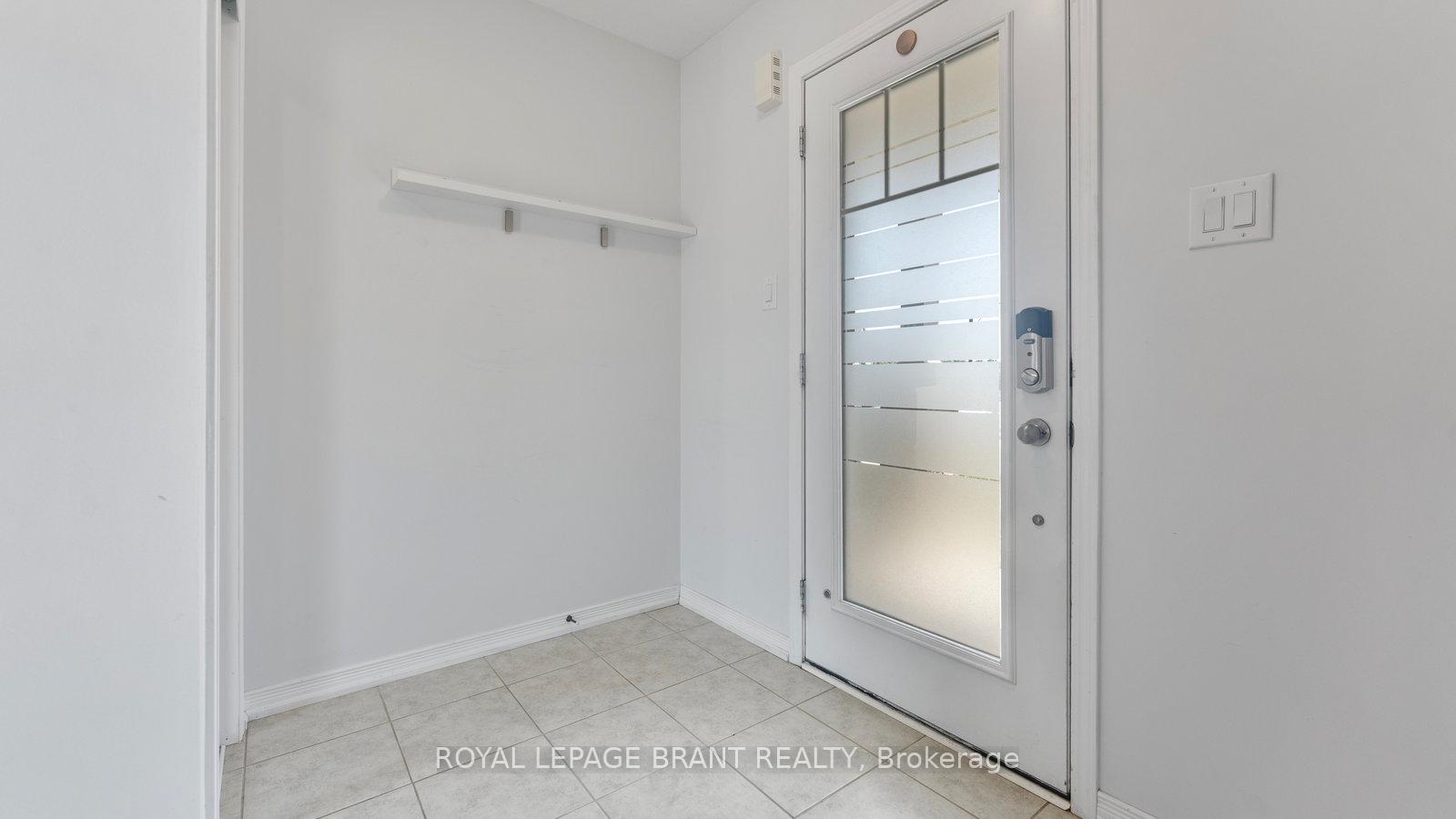 Photo 2 of 18 Butcher Crescent, Brantford — HOMEH