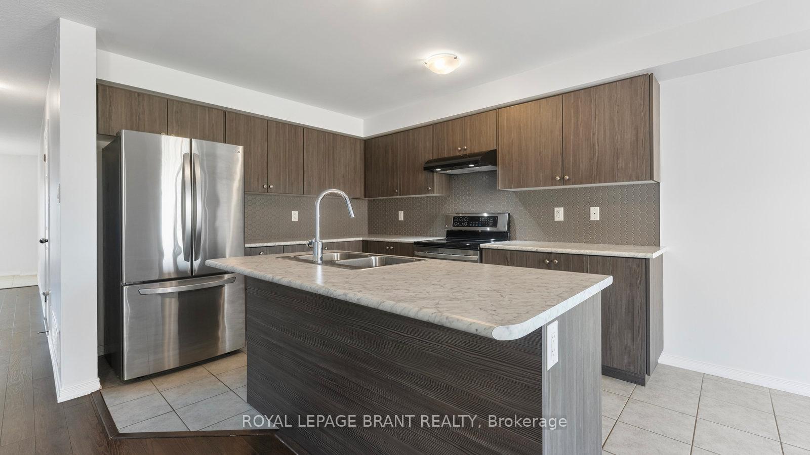 Photo 9 of 18 Butcher Crescent, Brantford — HOMEH
