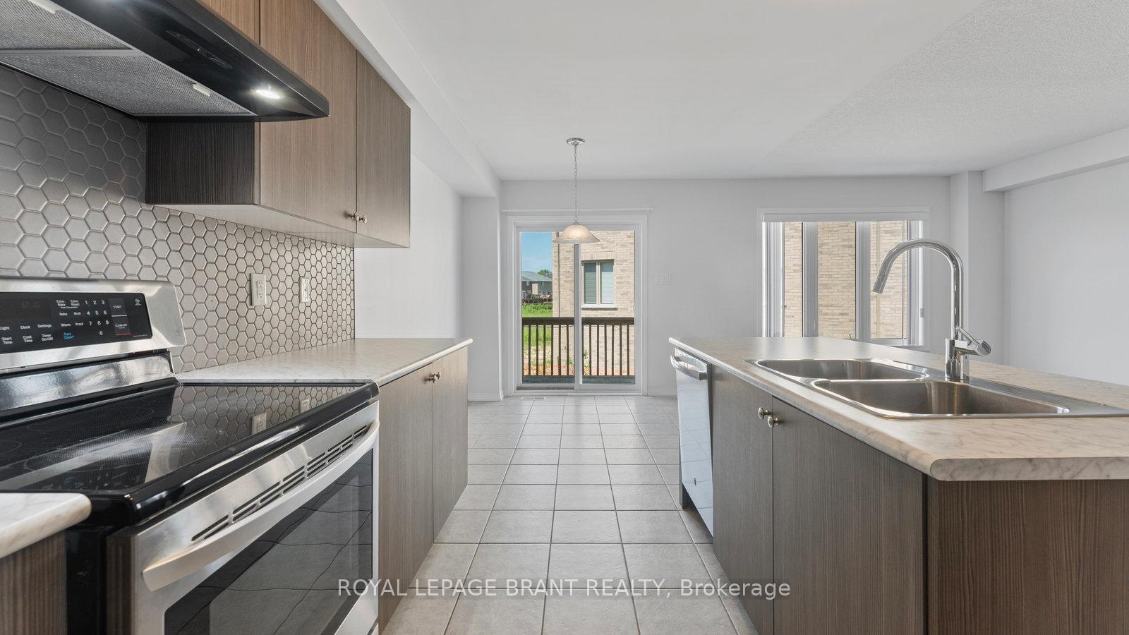 Photo 13 of 18 Butcher Crescent, Brantford — HOMEH