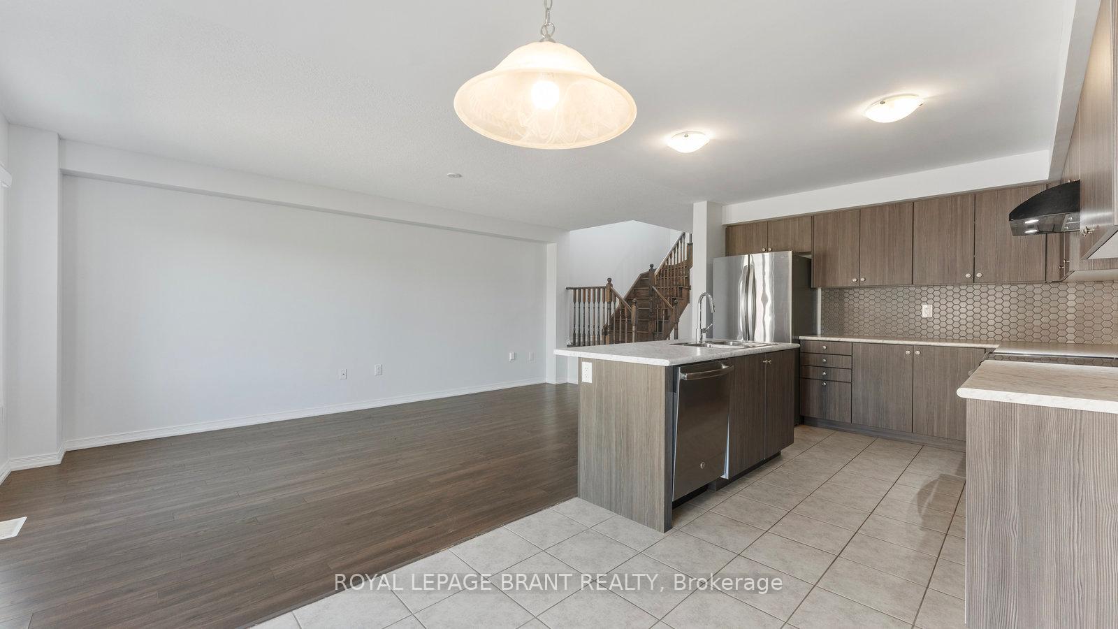 Photo 10 of 18 Butcher Crescent, Brantford — HOMEH
