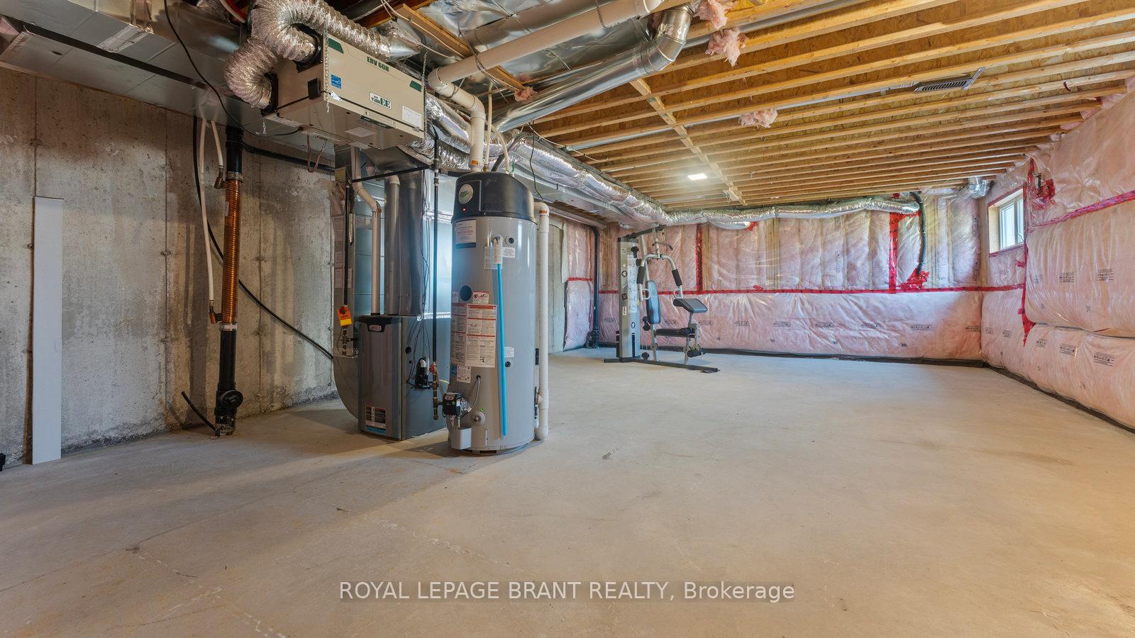 Photo 15 of 18 Butcher Crescent, Brantford — HOMEH