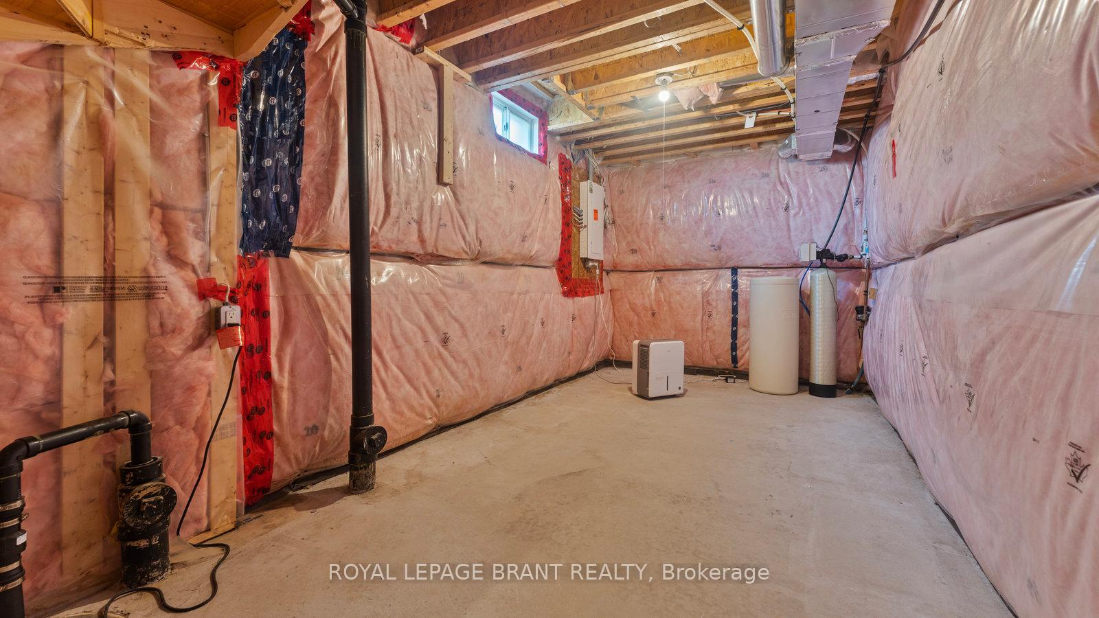 Photo 22 of 18 Butcher Crescent, Brantford — HOMEH