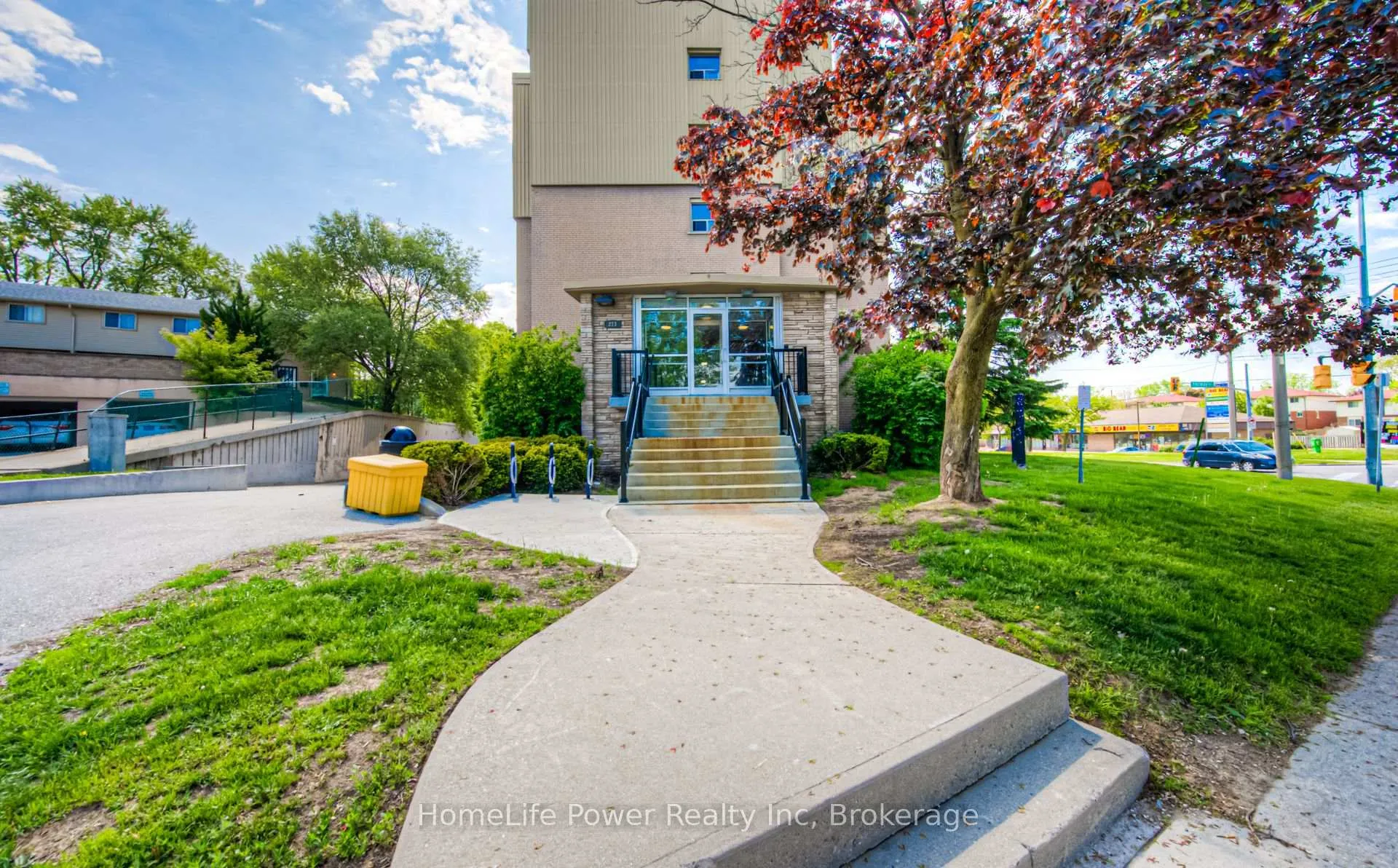 Photo 3 of Unit 501, 283 Fairway Road N, Kitchener — HOMEH