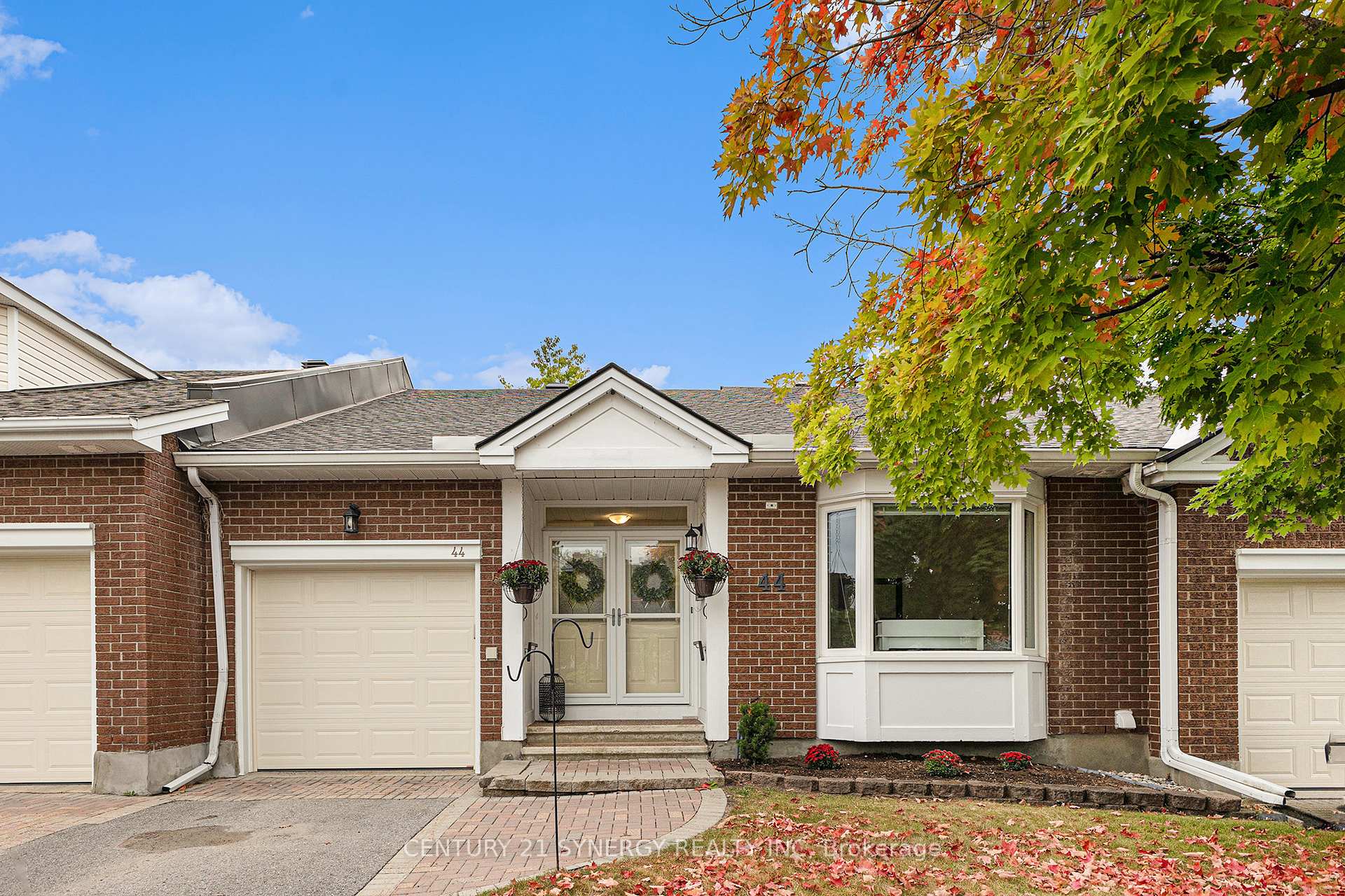 Photo 2 of 44 Innesbrook Court, Ottawa, Stittsville (Central) — HOMEH