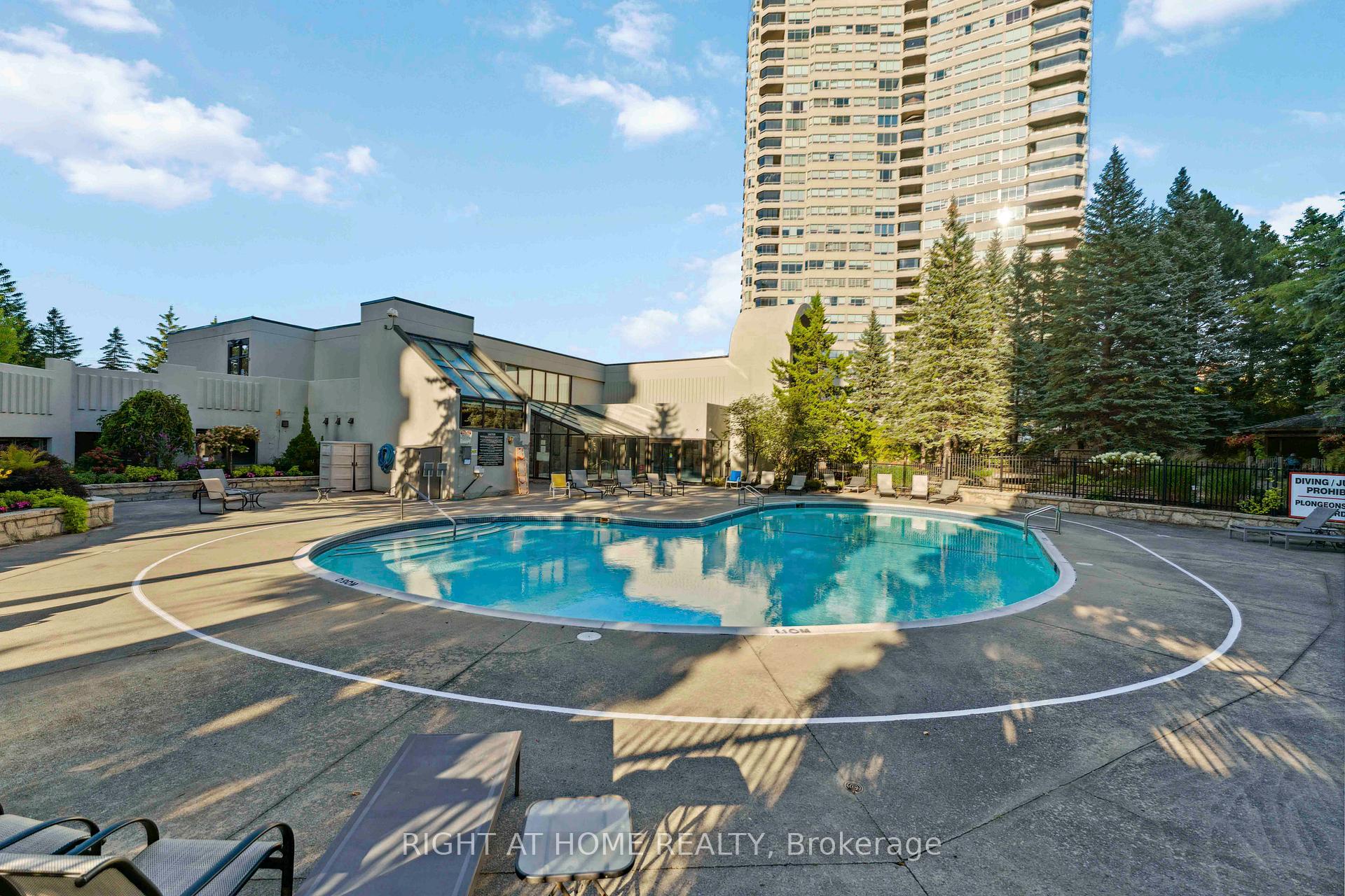 Photo 3 of Unit 1608, 1500 Riverside Drive, Ottawa, Riverview Park — HOMEH