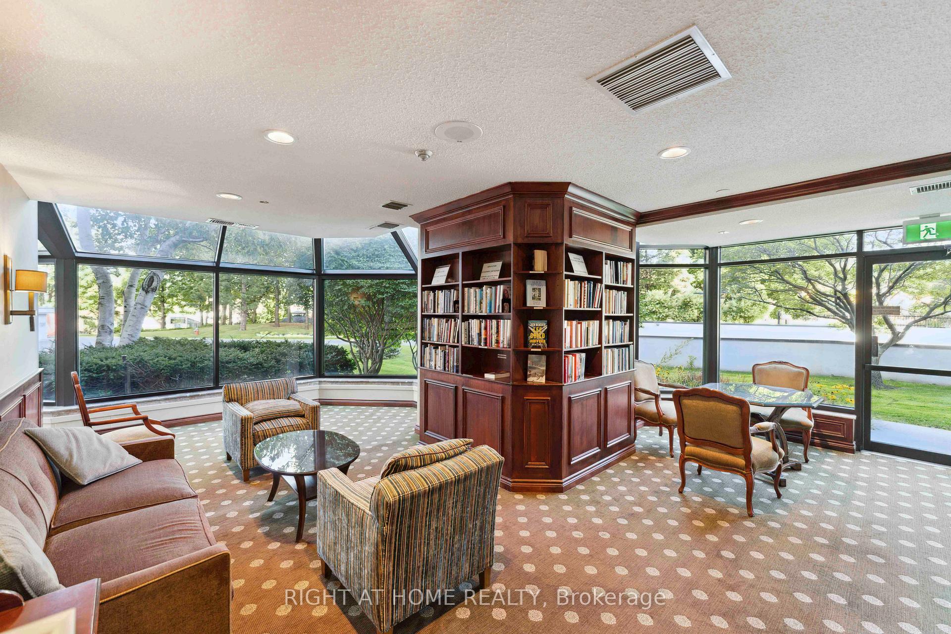 Photo 9 of Unit 1608, 1500 Riverside Drive, Ottawa, Riverview Park — HOMEH