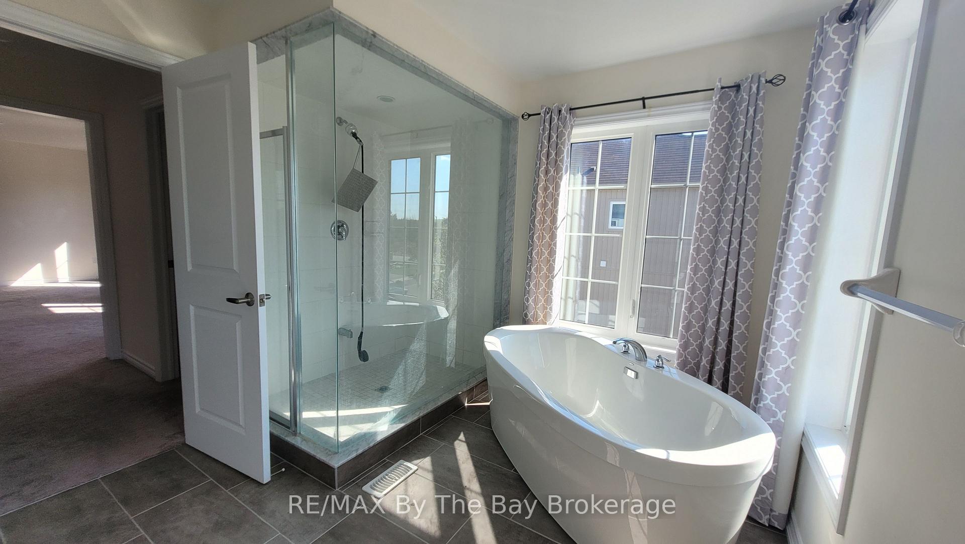 Photo 15 of 218 Roy Drive, Clearview, Stayner — HOMEH