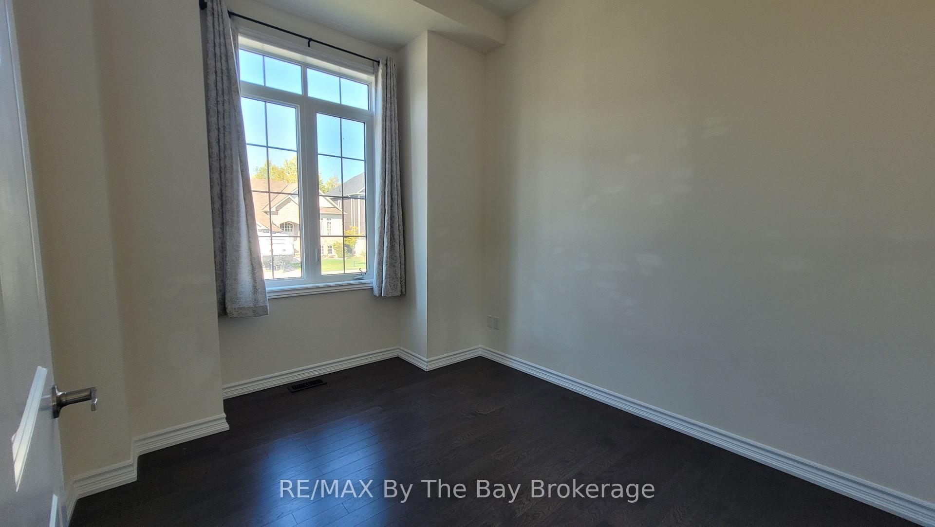 Photo 17 of 218 Roy Drive, Clearview, Stayner — HOMEH
