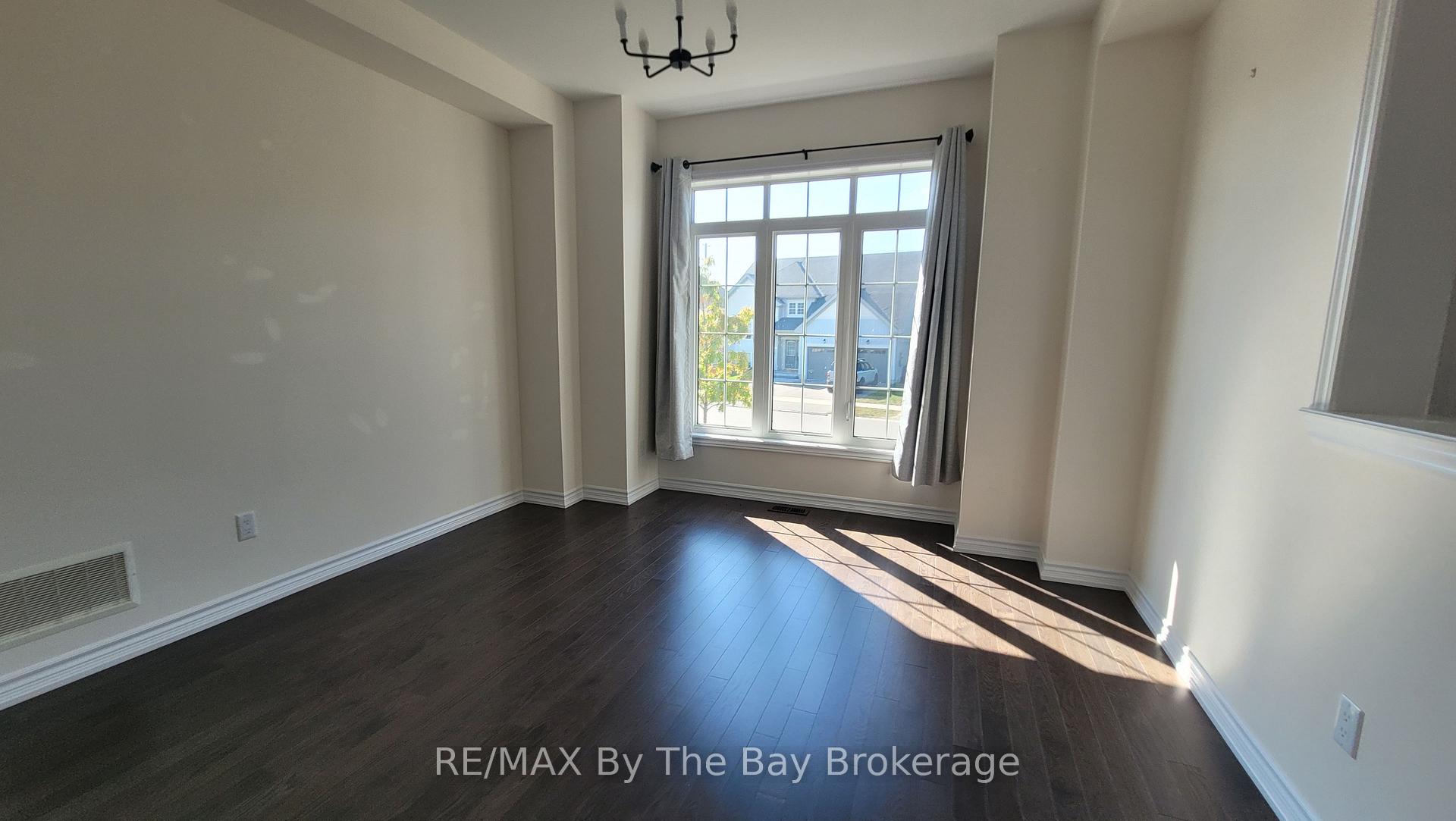 Photo 20 of 218 Roy Drive, Clearview, Stayner — HOMEH