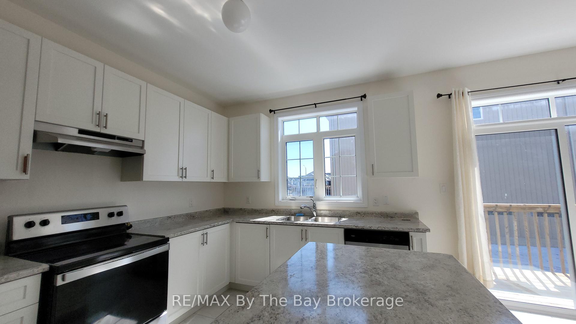Photo 25 of 218 Roy Drive, Clearview, Stayner — HOMEH