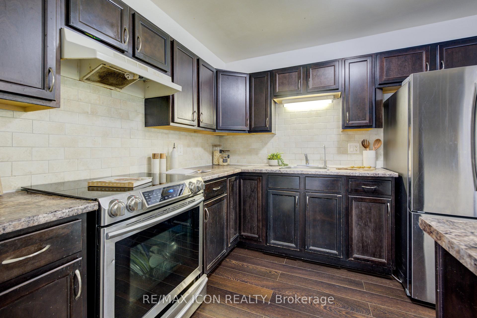 Photo 14 of Unit 37, 54 Green Valley Drive, Kitchener, Pioneer Park — HOMEH