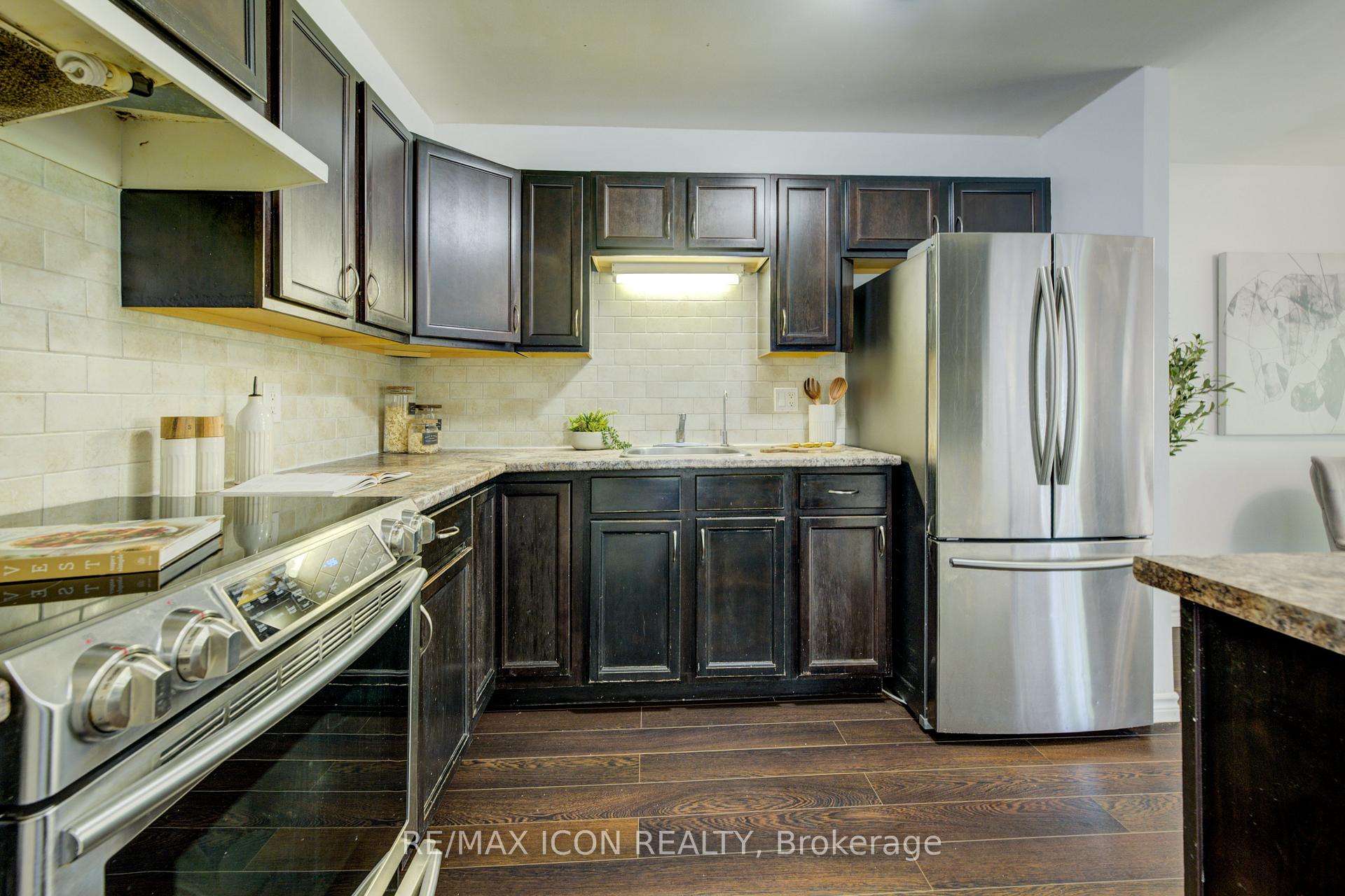 Photo 15 of Unit 37, 54 Green Valley Drive, Kitchener, Pioneer Park — HOMEH