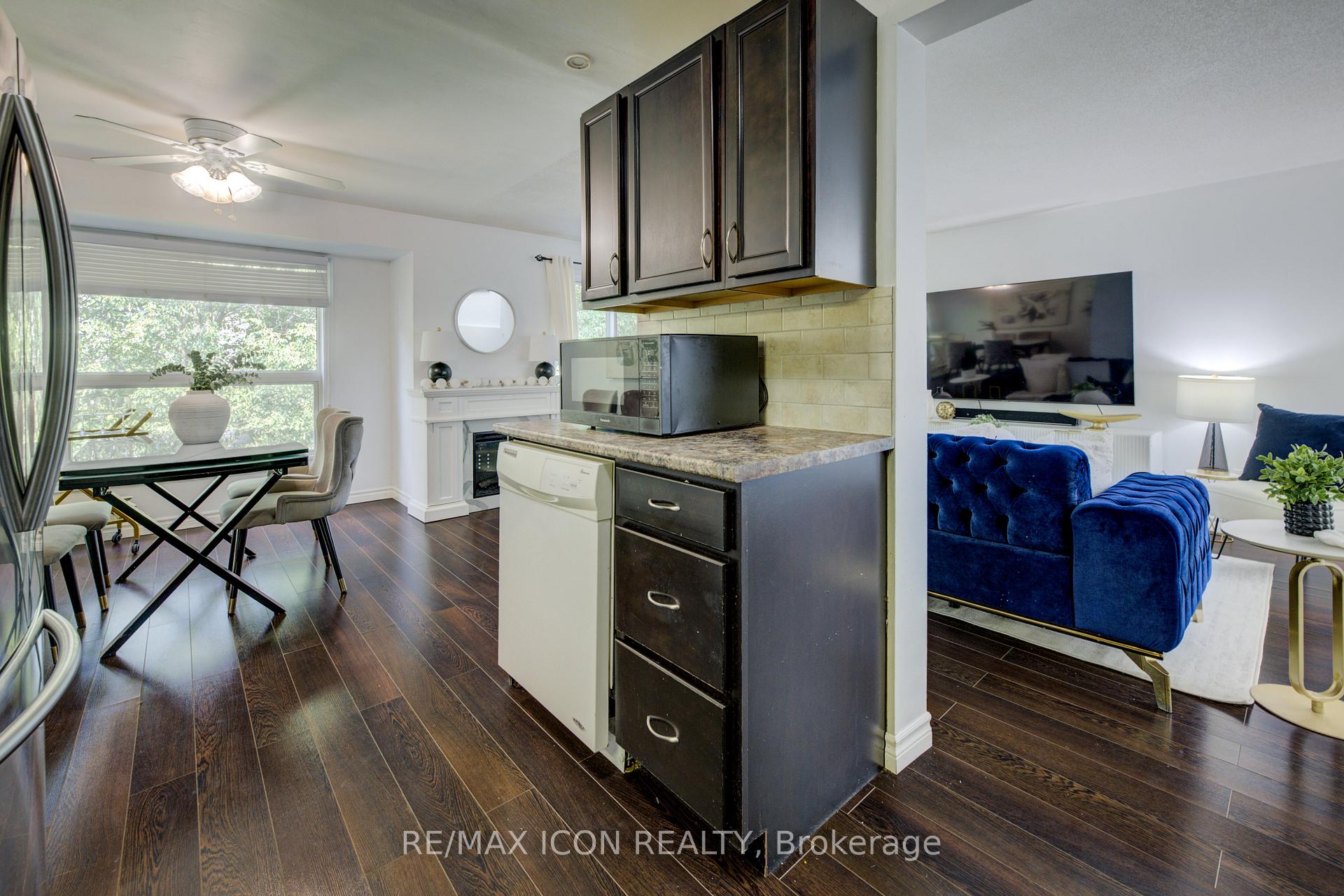 Photo 16 of Unit 37, 54 Green Valley Drive, Kitchener, Pioneer Park — HOMEH