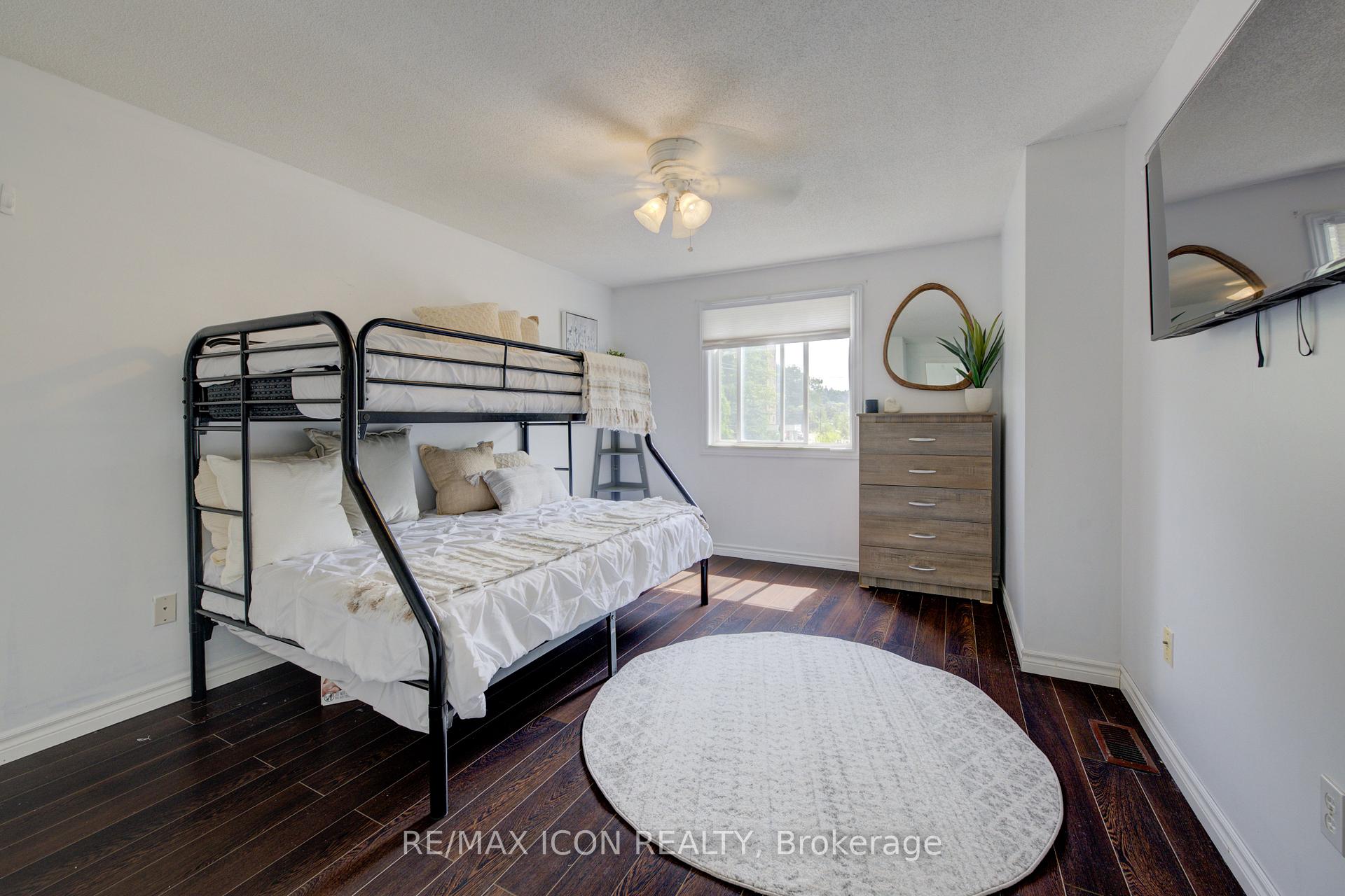 Photo 19 of Unit 37, 54 Green Valley Drive, Kitchener, Pioneer Park — HOMEH
