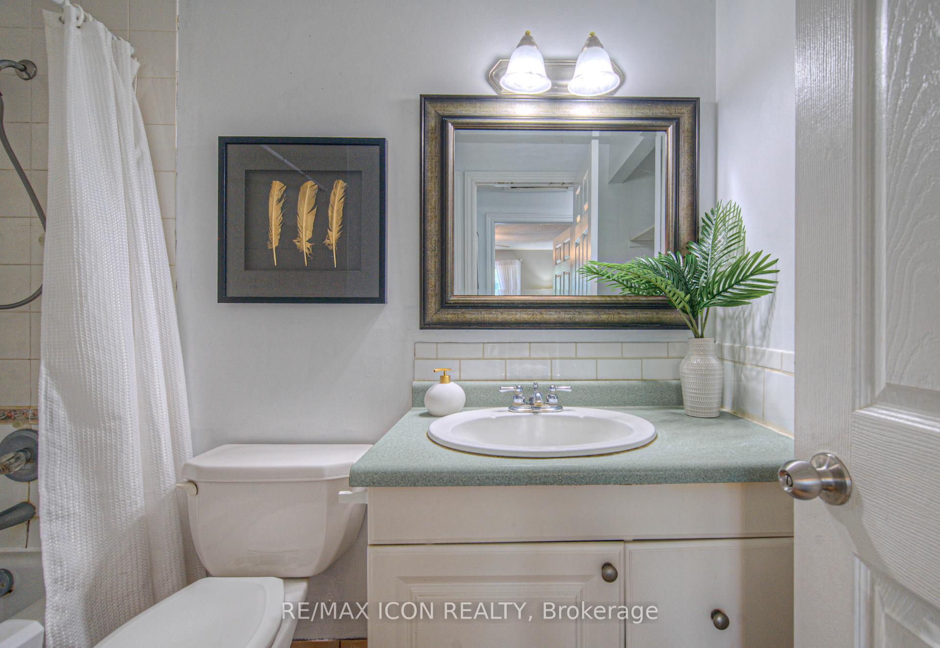 Photo 24 of Unit 37, 54 Green Valley Drive, Kitchener, Pioneer Park — HOMEH