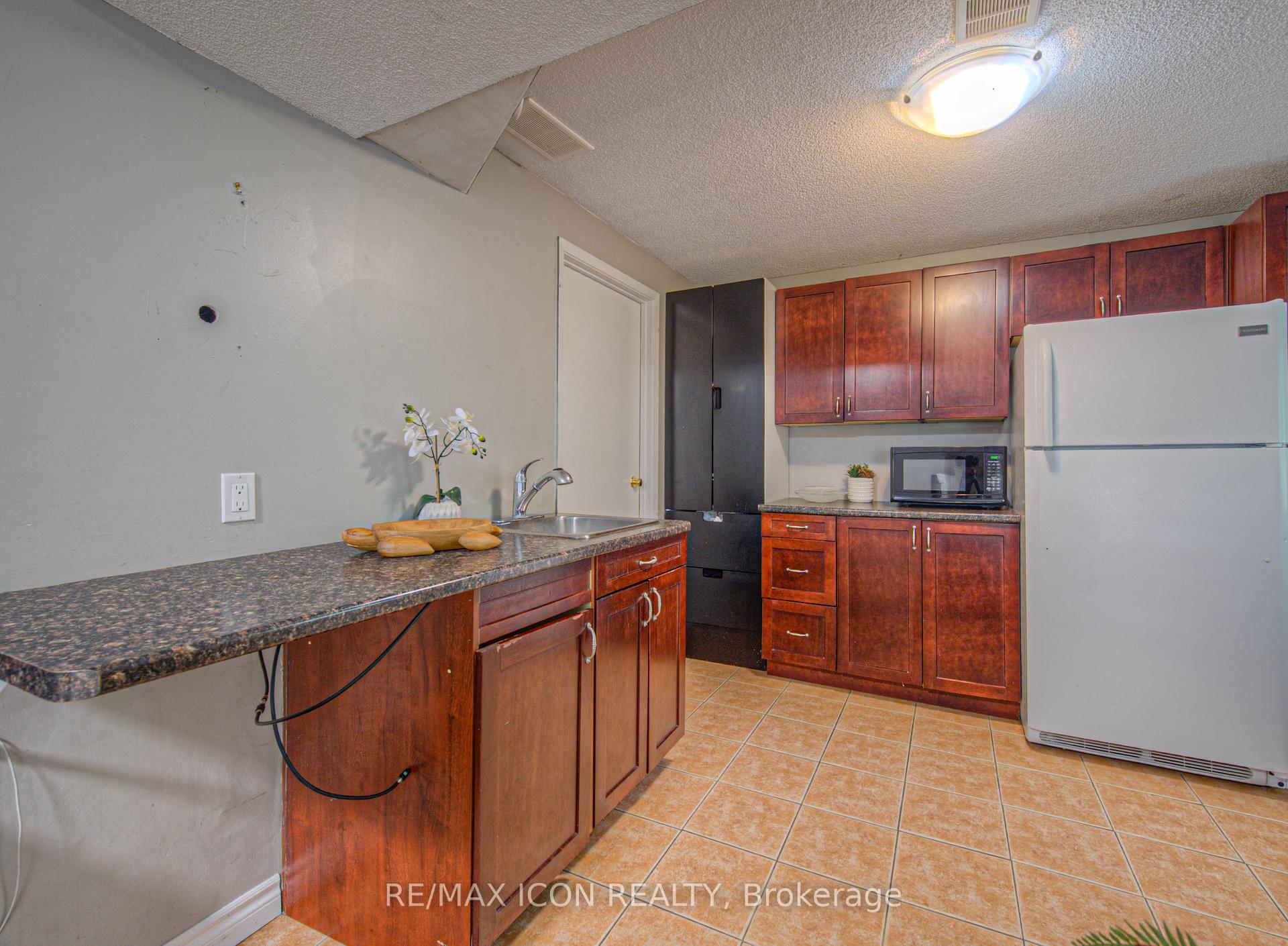 Photo 27 of Unit 37, 54 Green Valley Drive, Kitchener, Pioneer Park — HOMEH