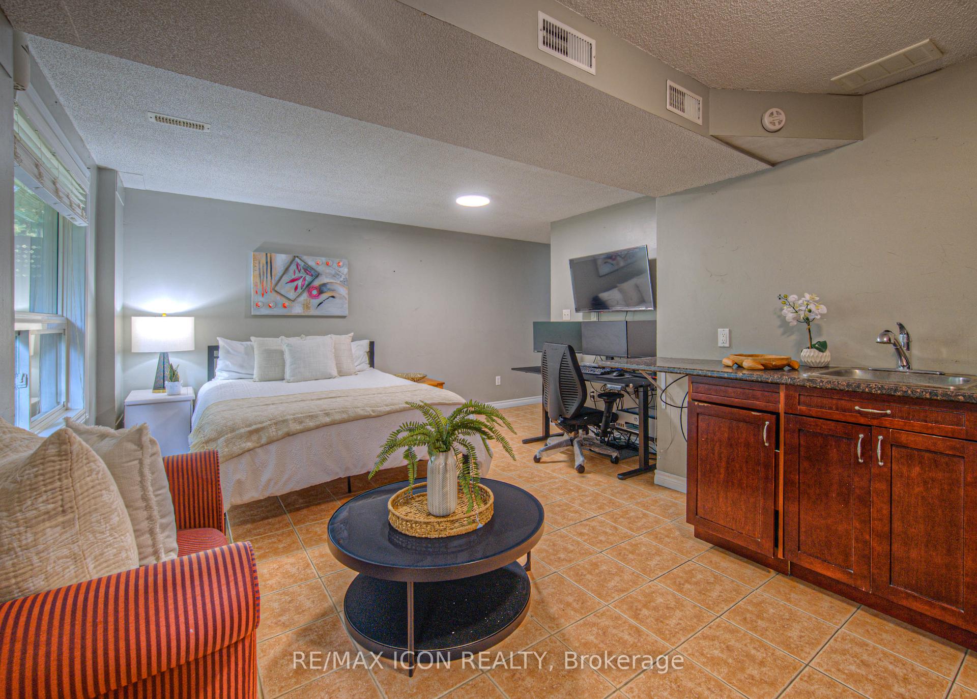 Photo 28 of Unit 37, 54 Green Valley Drive, Kitchener, Pioneer Park — HOMEH